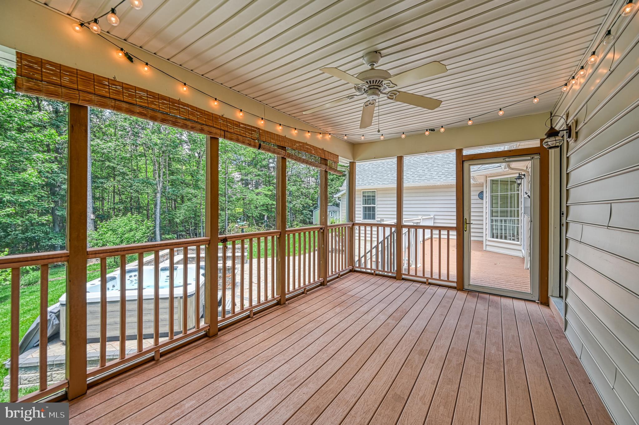 SHOREWOOD - Residential