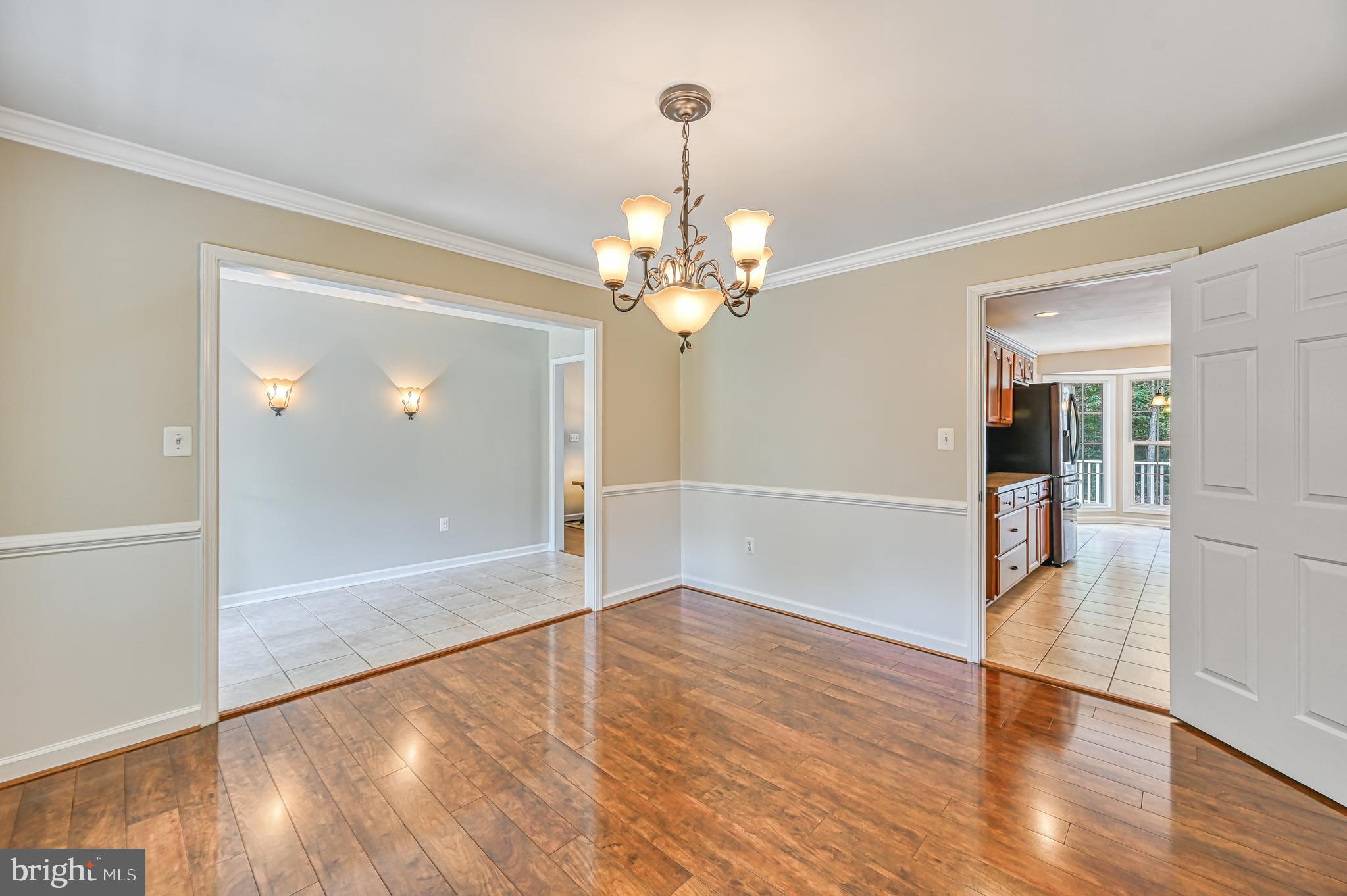 SHOREWOOD - Residential