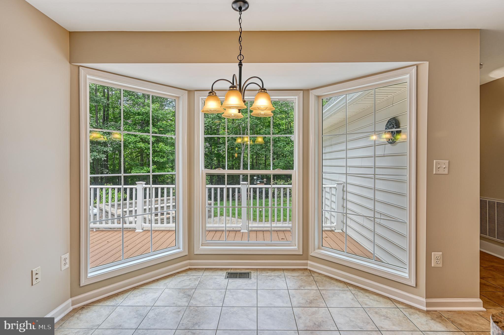 SHOREWOOD - Residential