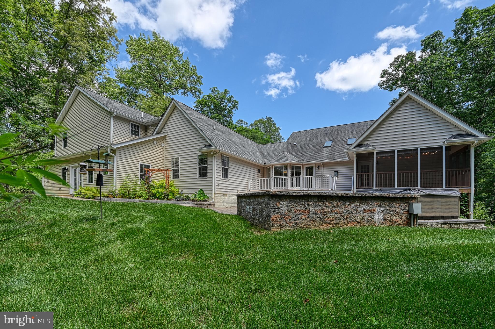 SHOREWOOD - Residential