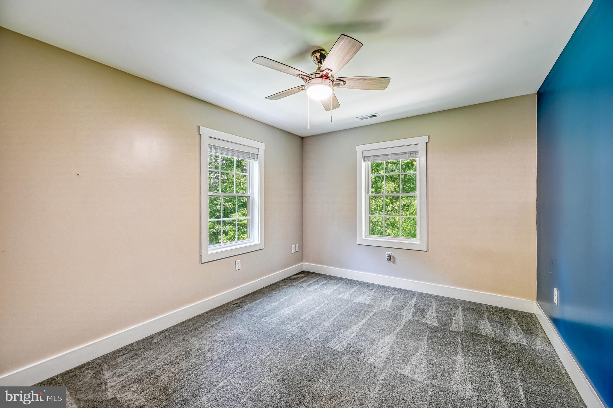 SHOREWOOD - Residential