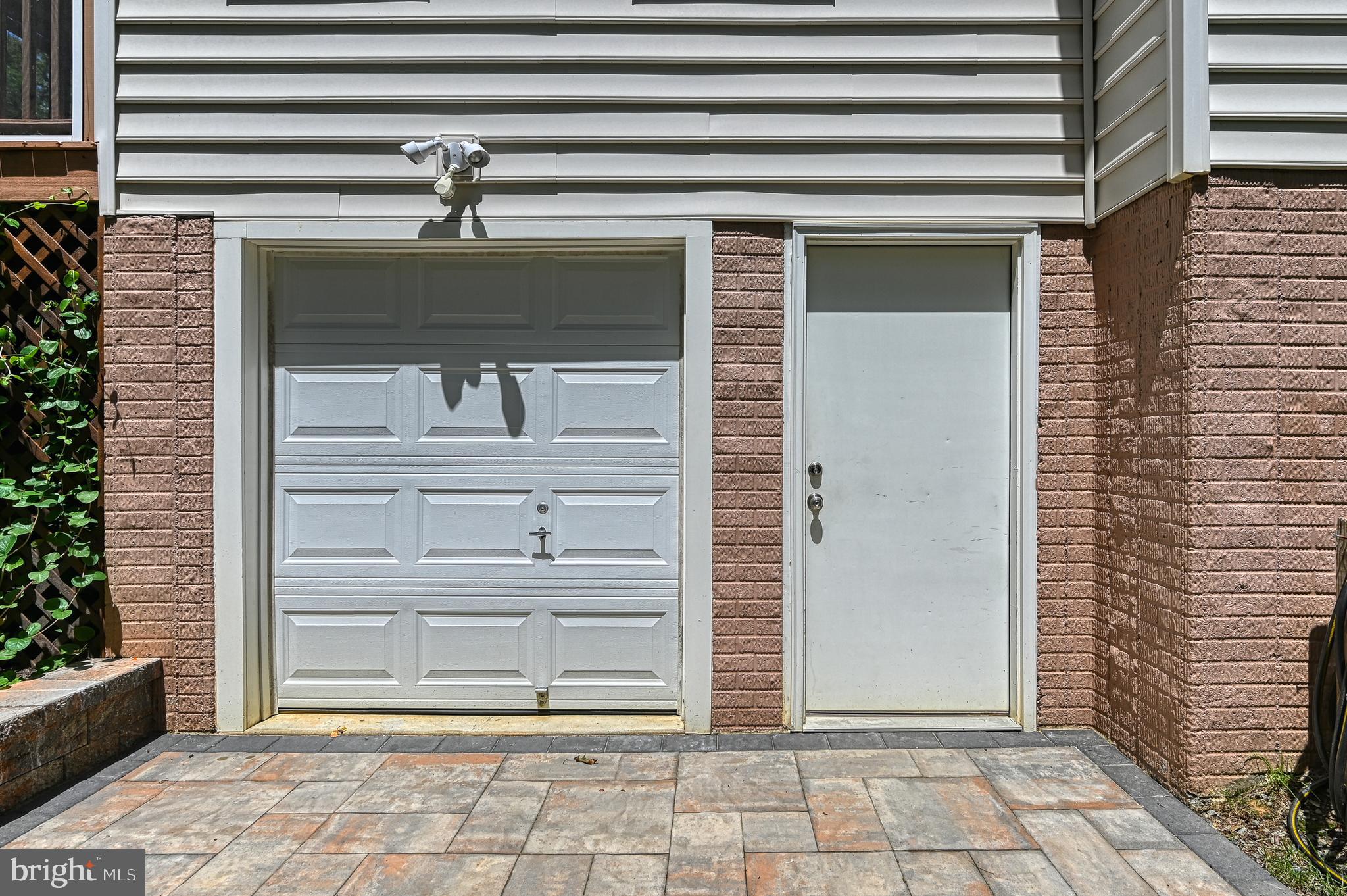 SHOREWOOD - Residential