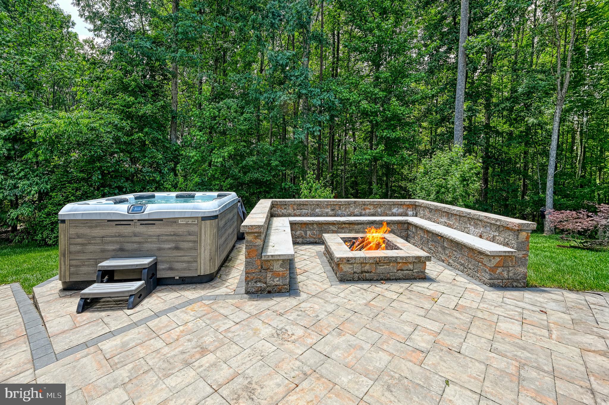 SHOREWOOD - Residential