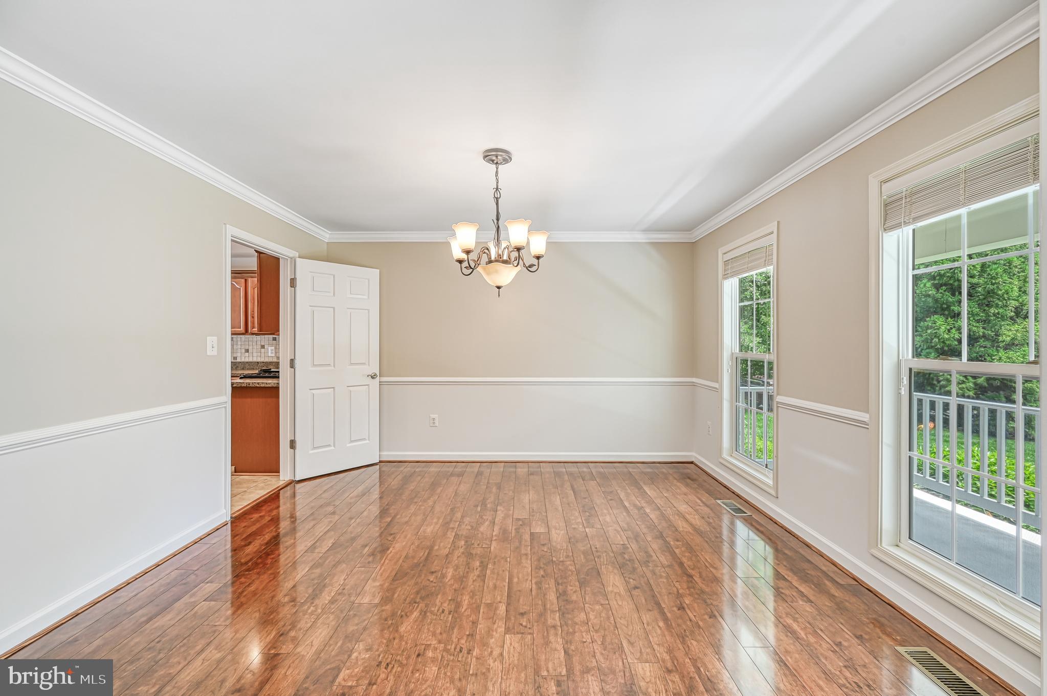 SHOREWOOD - Residential