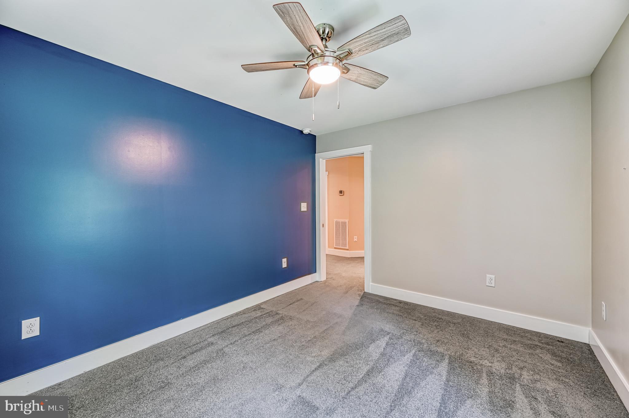 SHOREWOOD - Residential