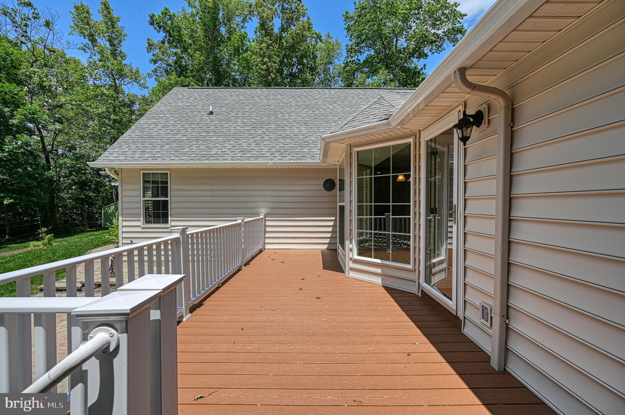 SHOREWOOD - Residential