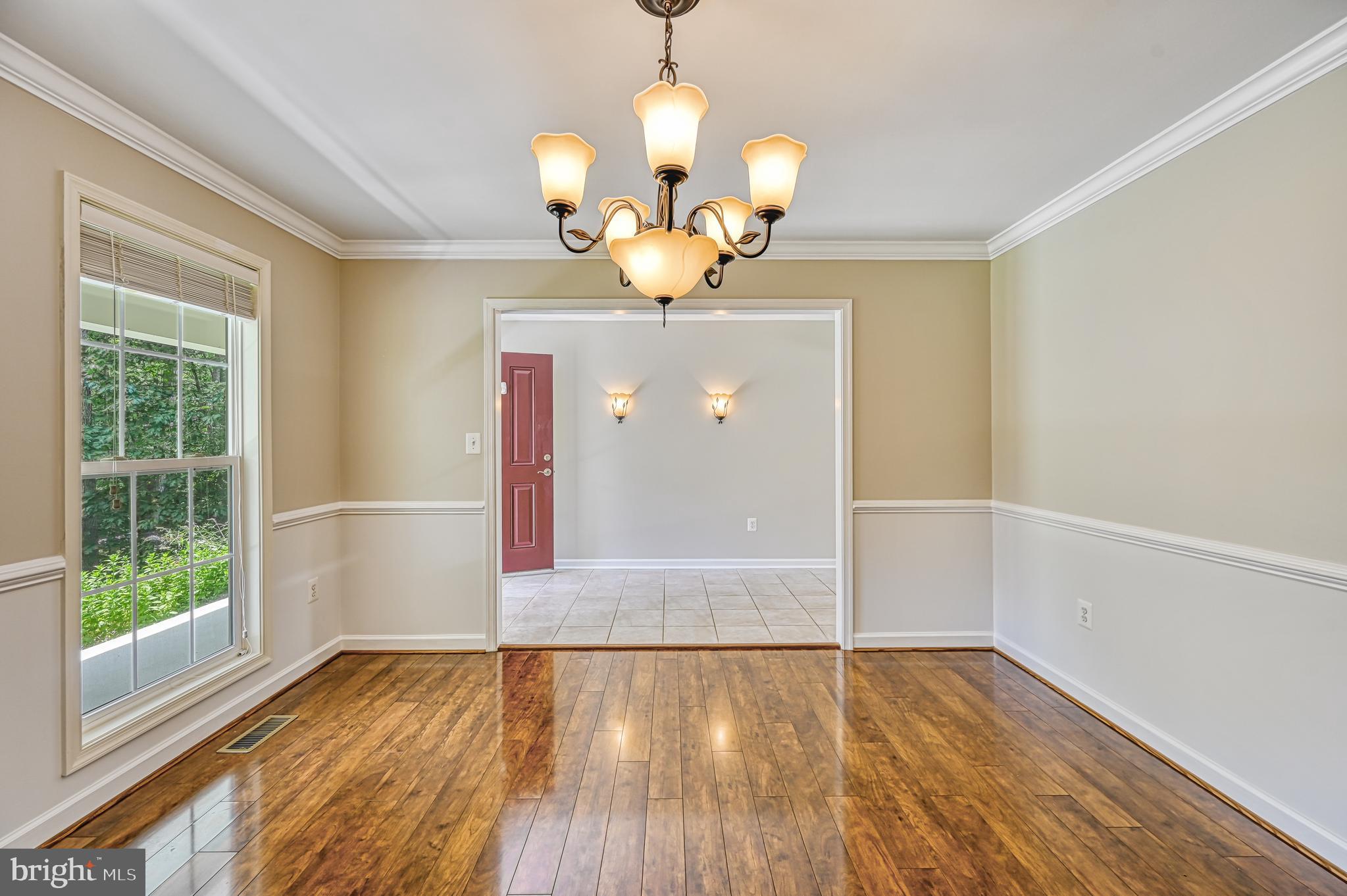 SHOREWOOD - Residential