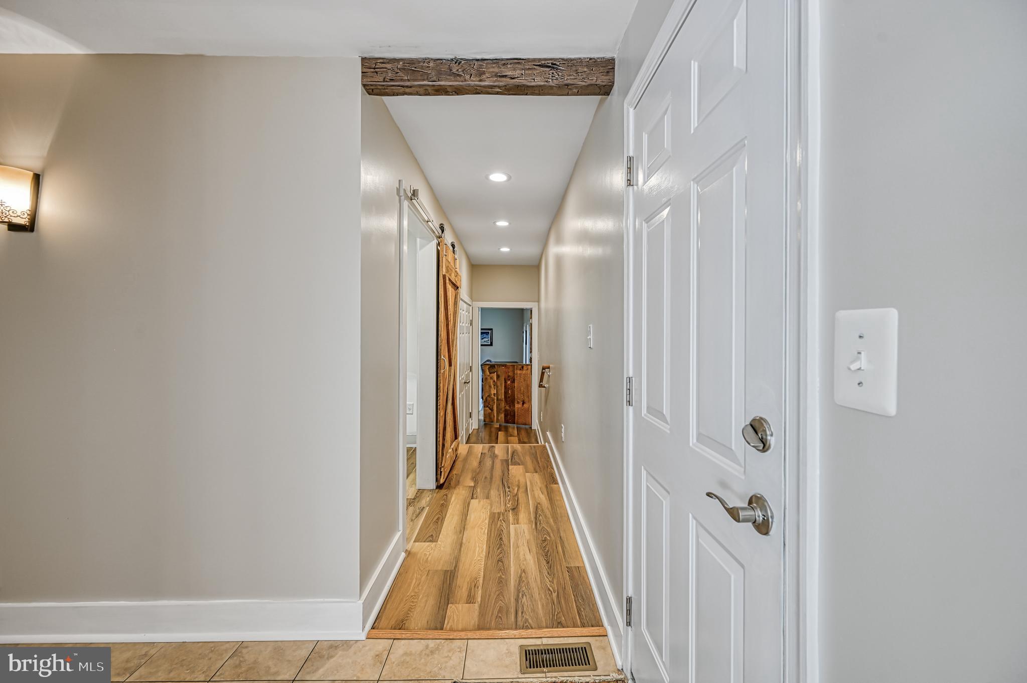 SHOREWOOD - Residential