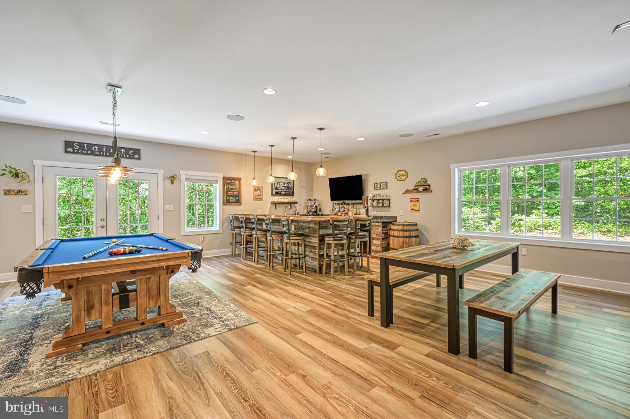 SHOREWOOD - Residential