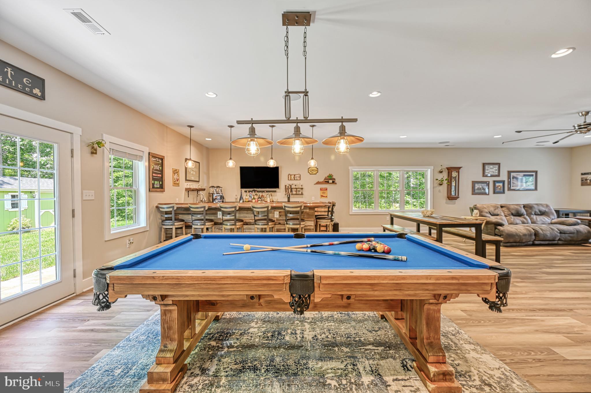 SHOREWOOD - Residential