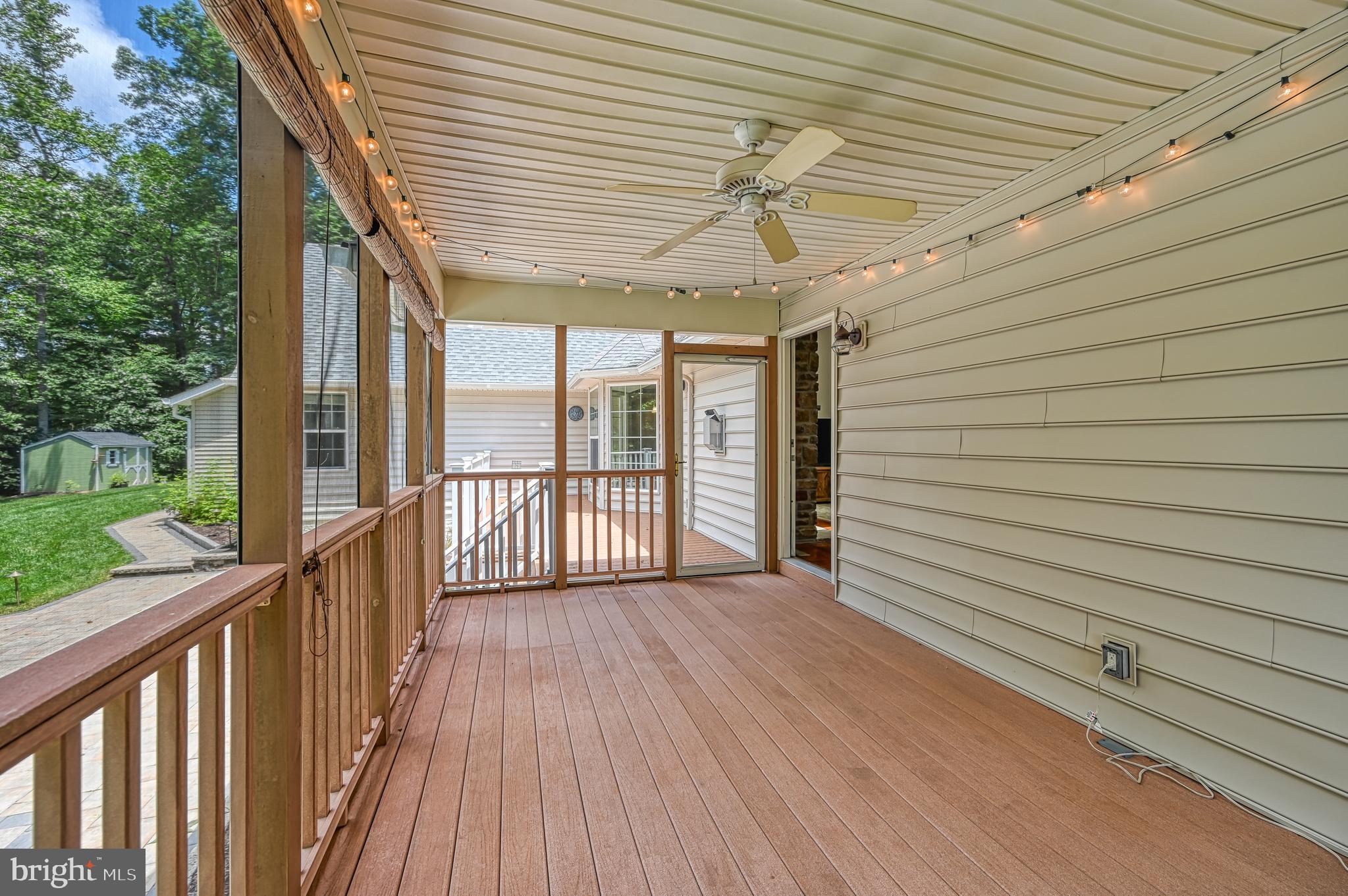 SHOREWOOD - Residential