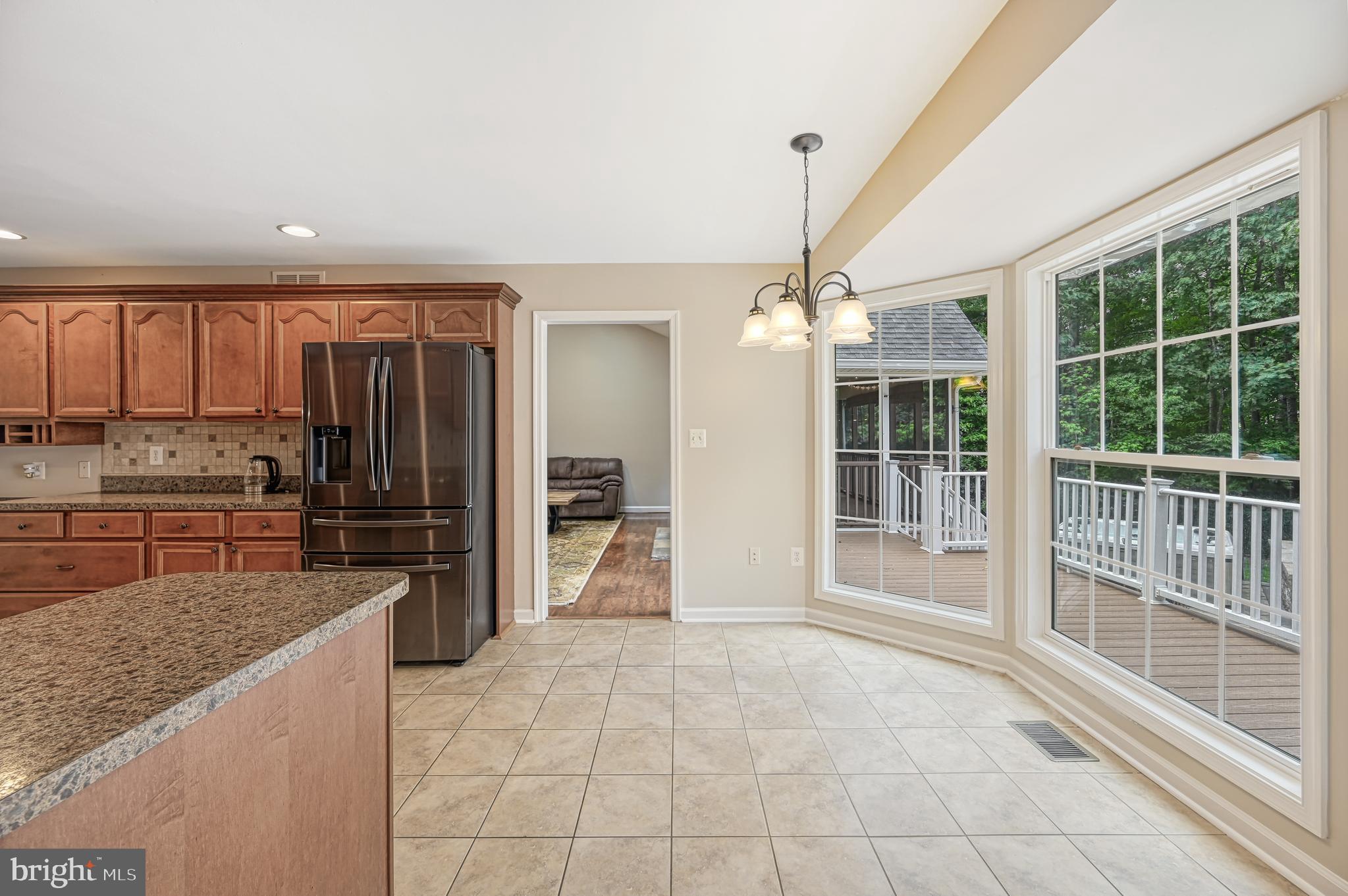 SHOREWOOD - Residential