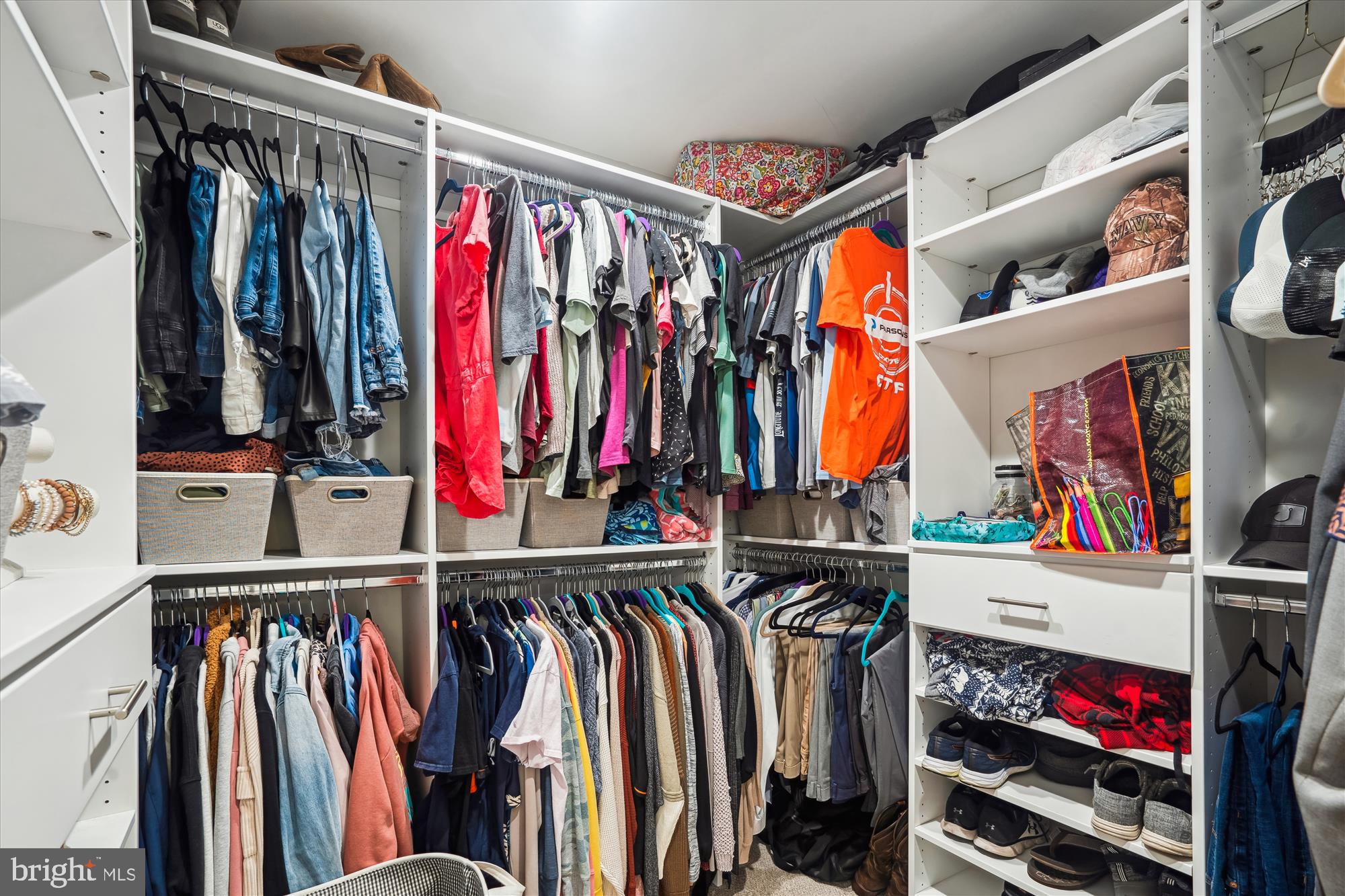 PARADISE BEACH - Residential