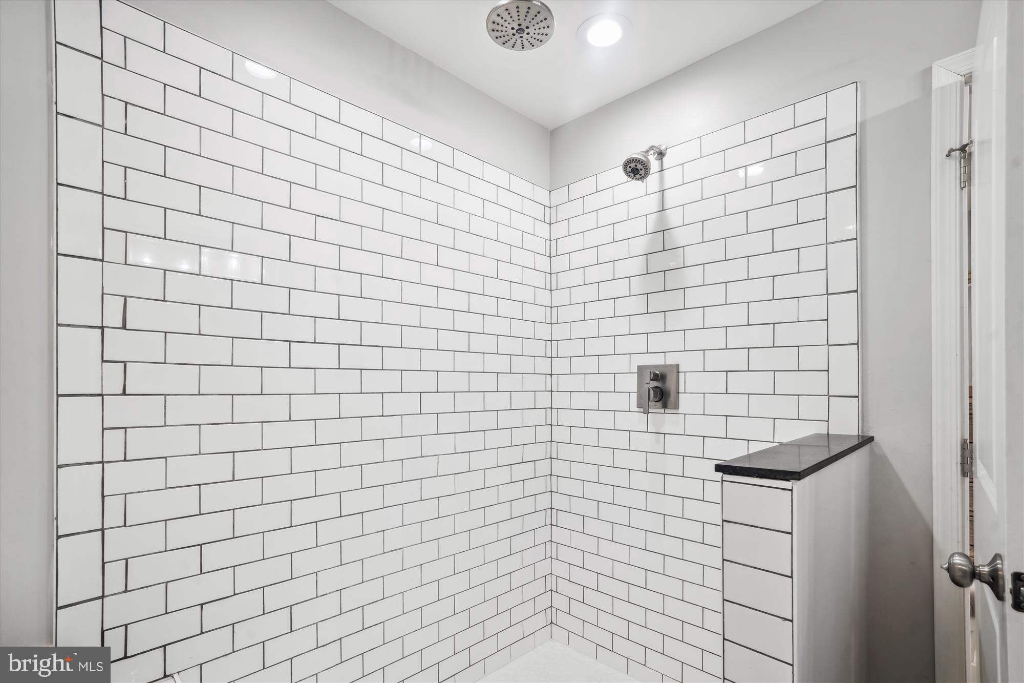 PARADISE BEACH - Residential