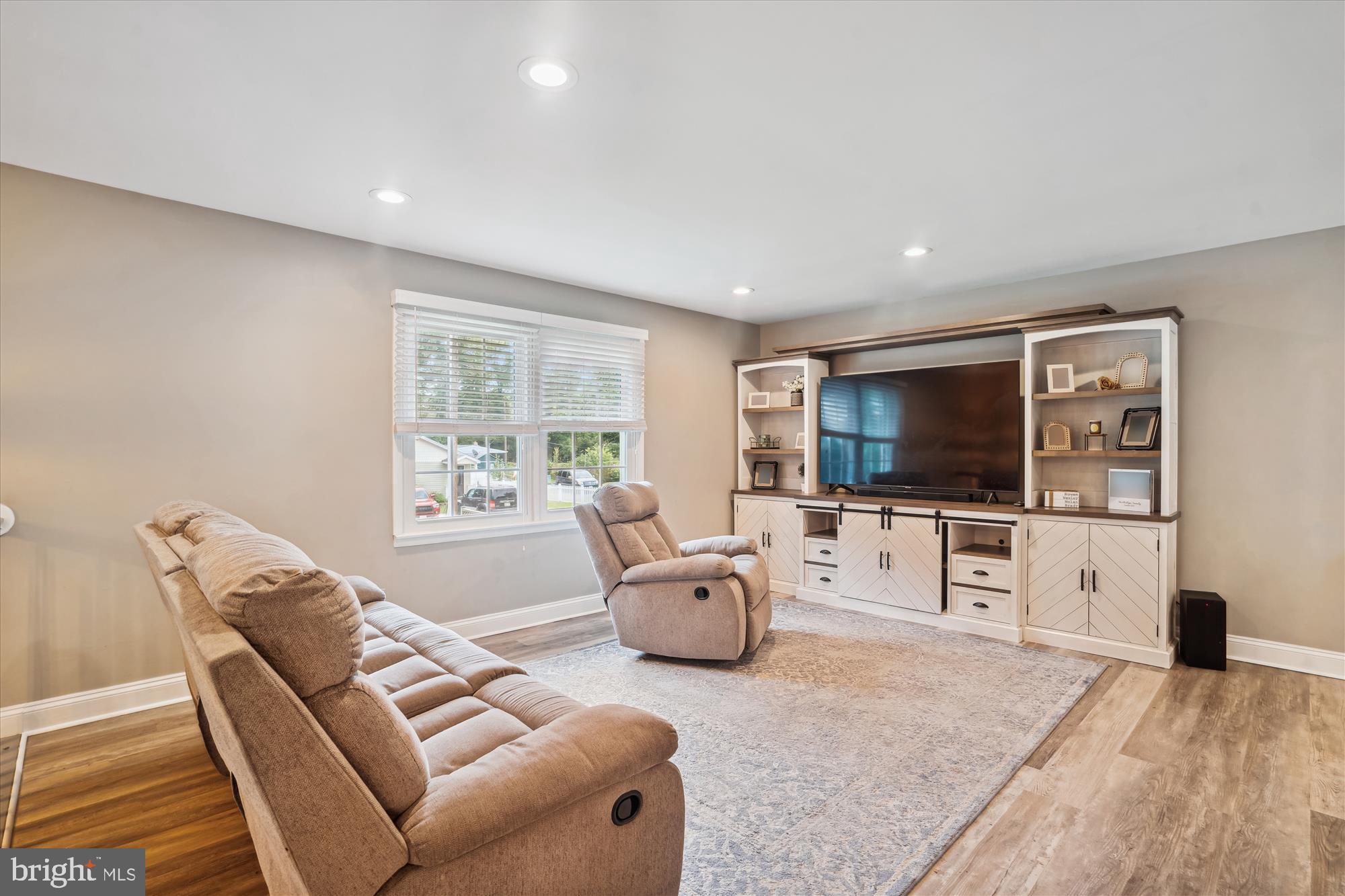 PARADISE BEACH - Residential