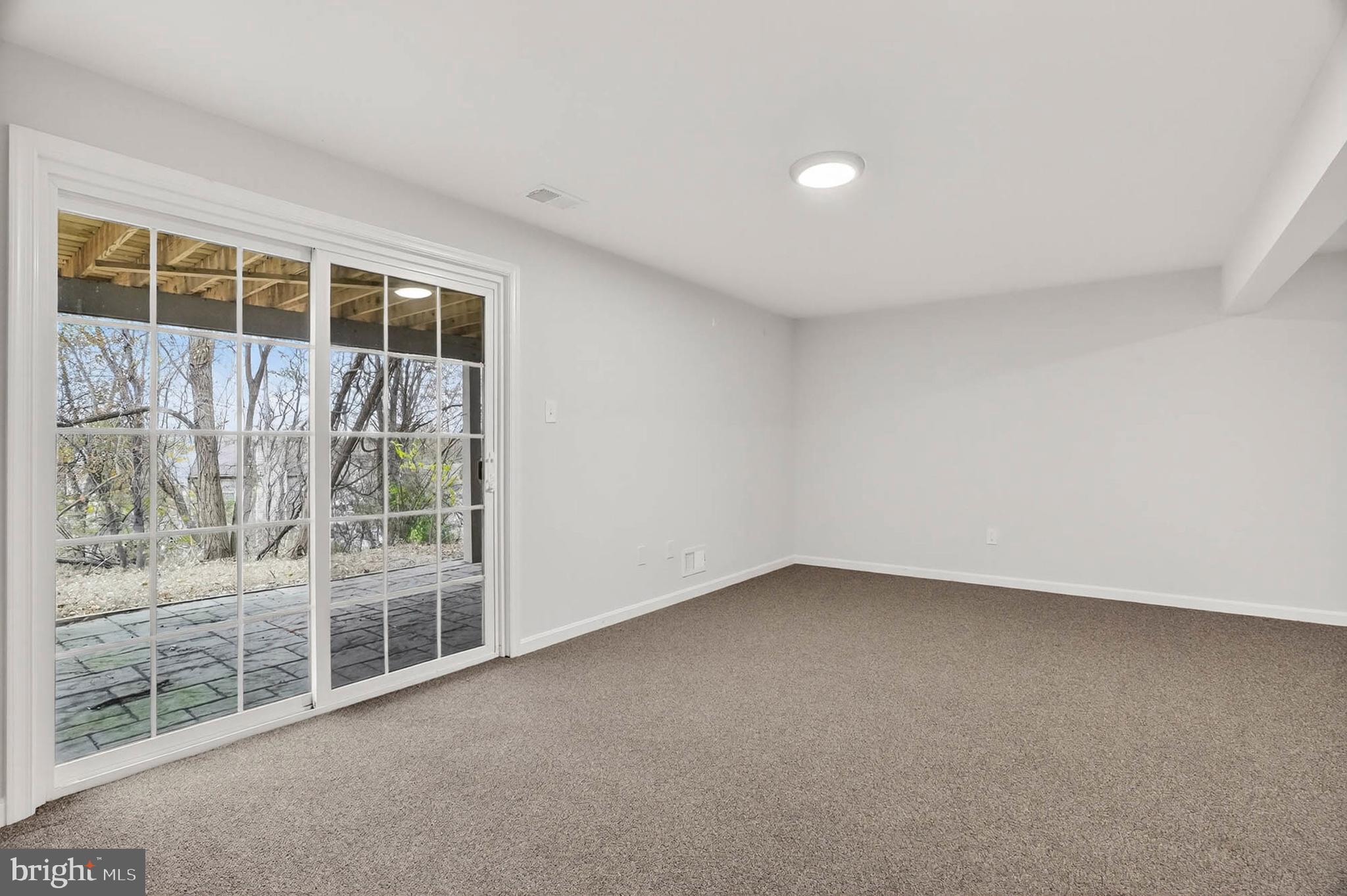 TOLL HOUSE - Residential Lease