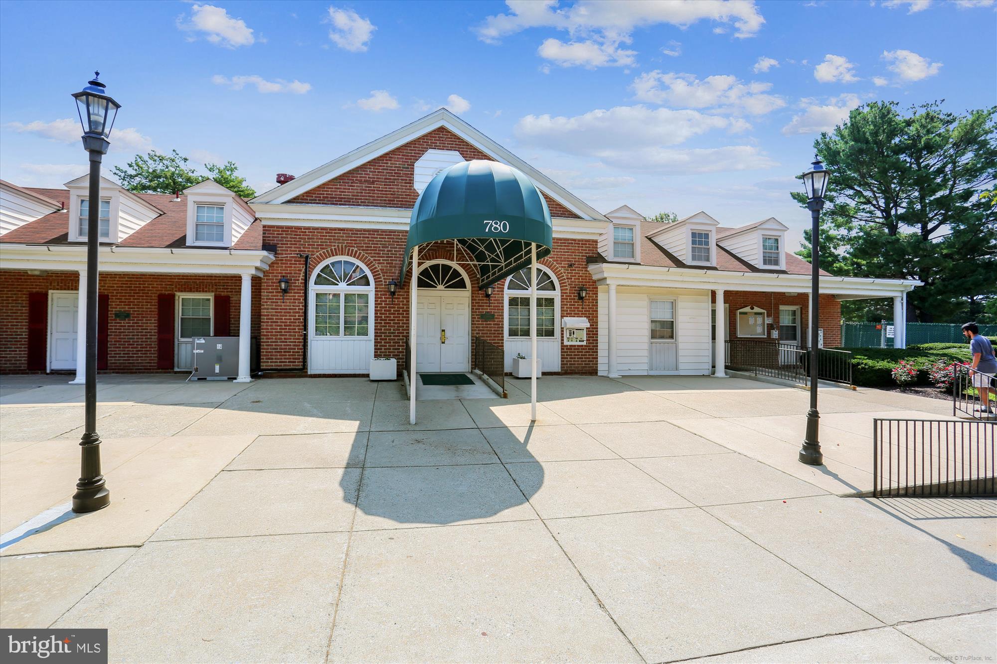 DIAMOND FARM - Residential