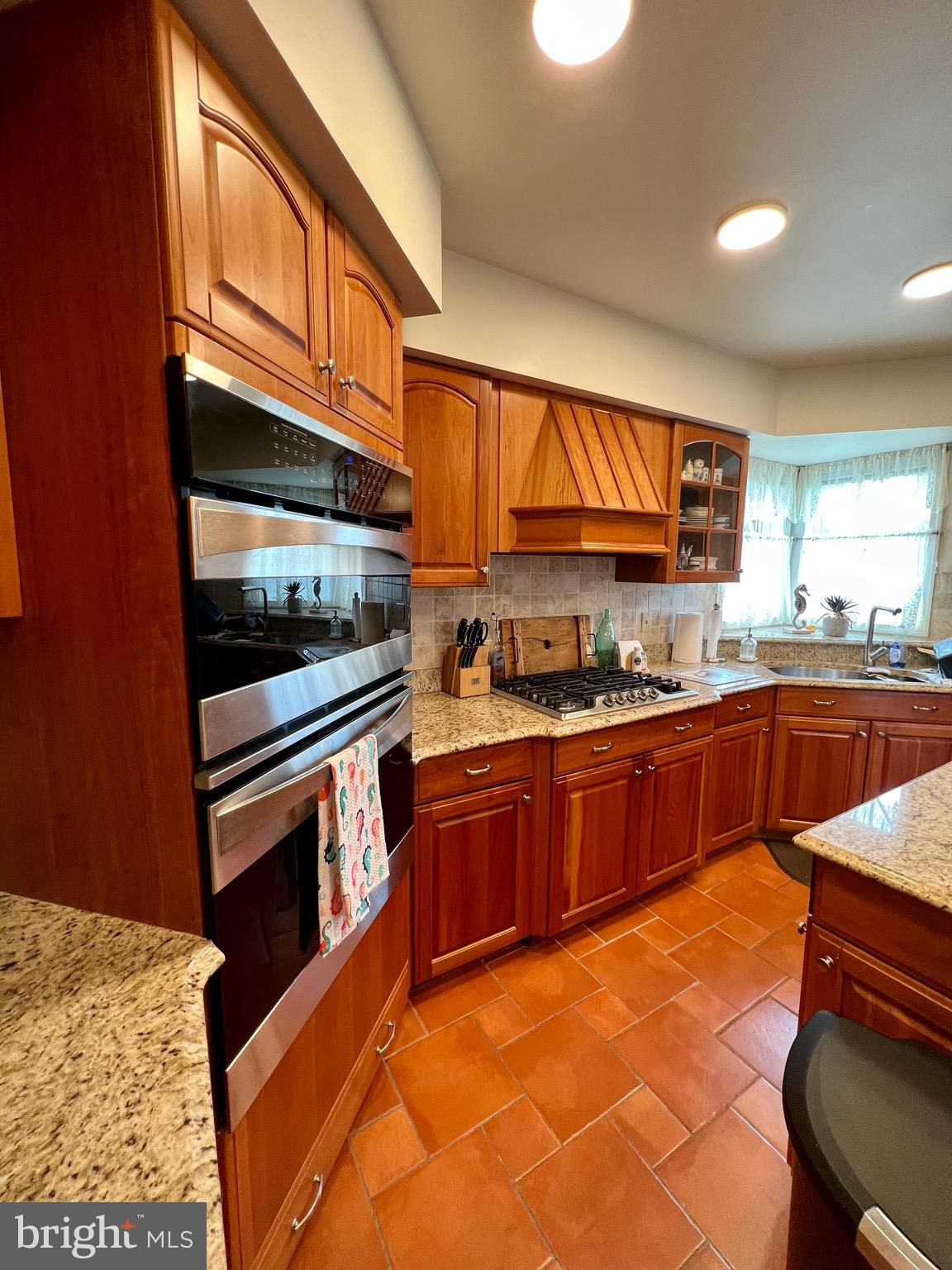 HAMMOCK POINTE - Residential