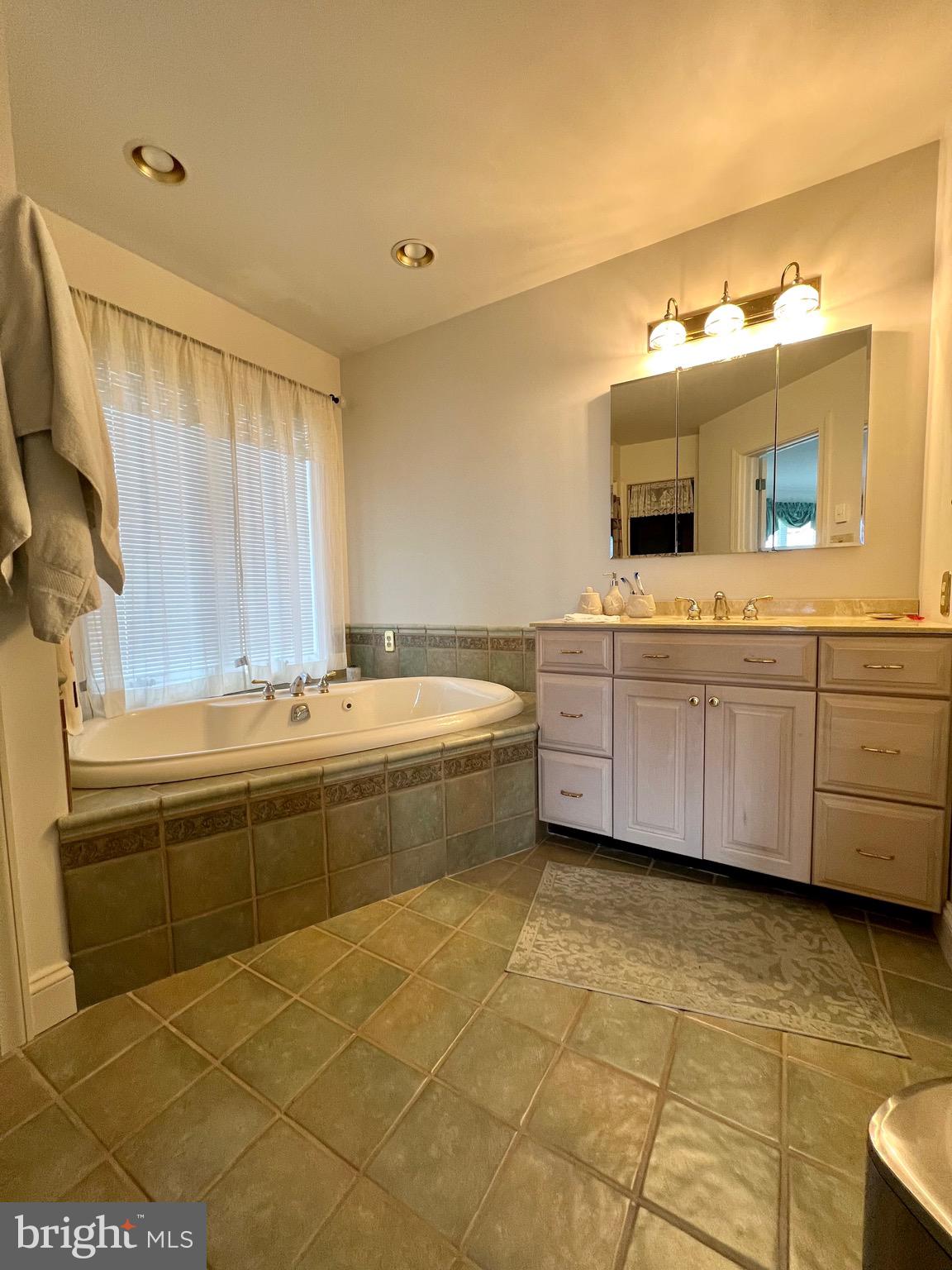 HAMMOCK POINTE - Residential