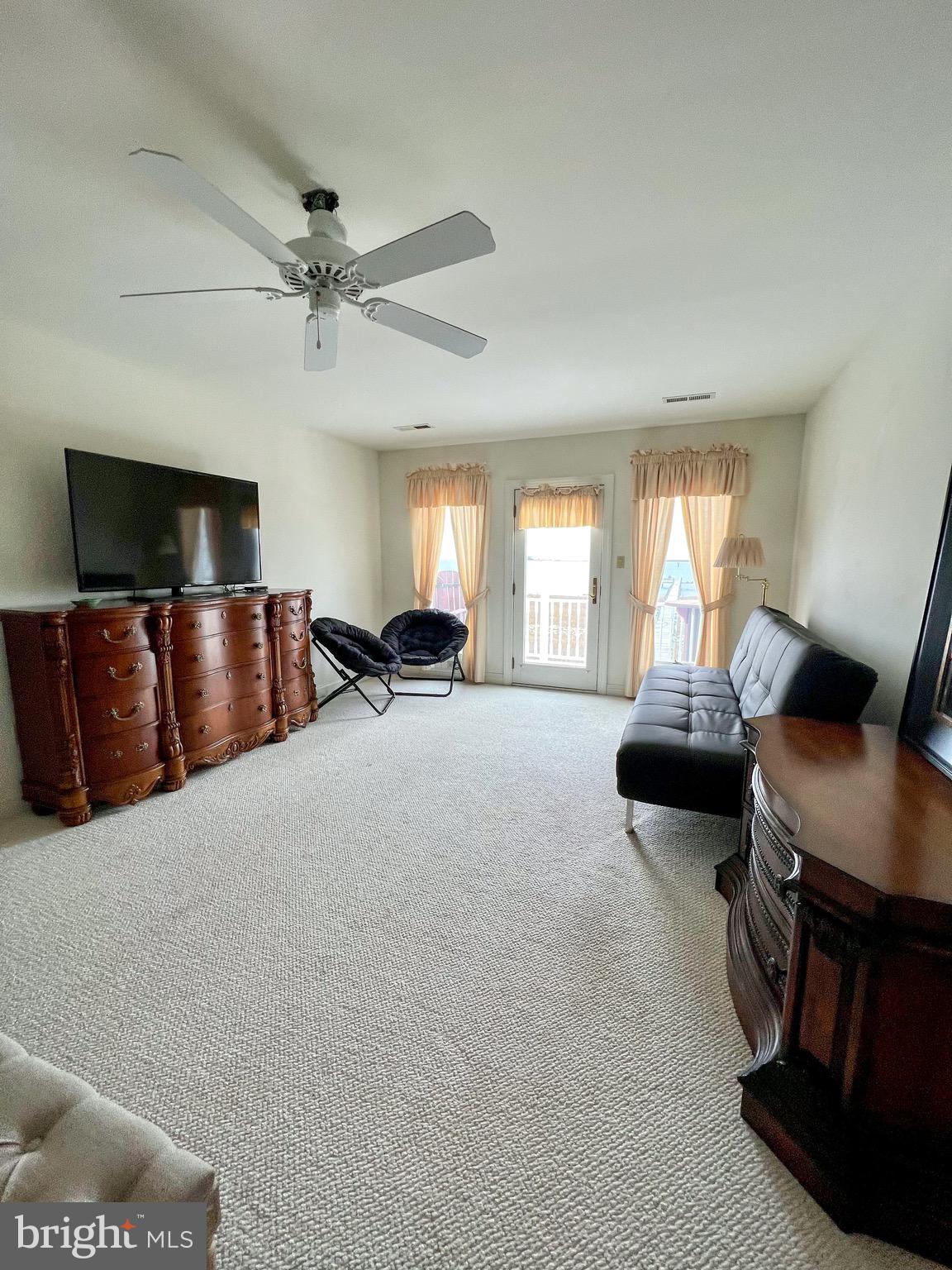 HAMMOCK POINTE - Residential