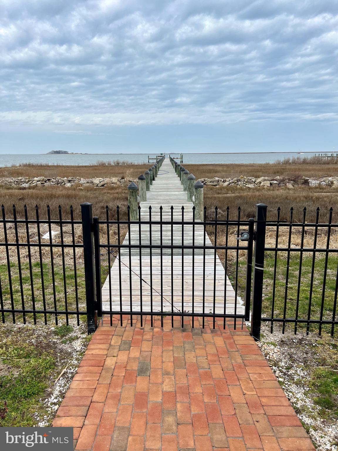 HAMMOCK POINTE - Residential