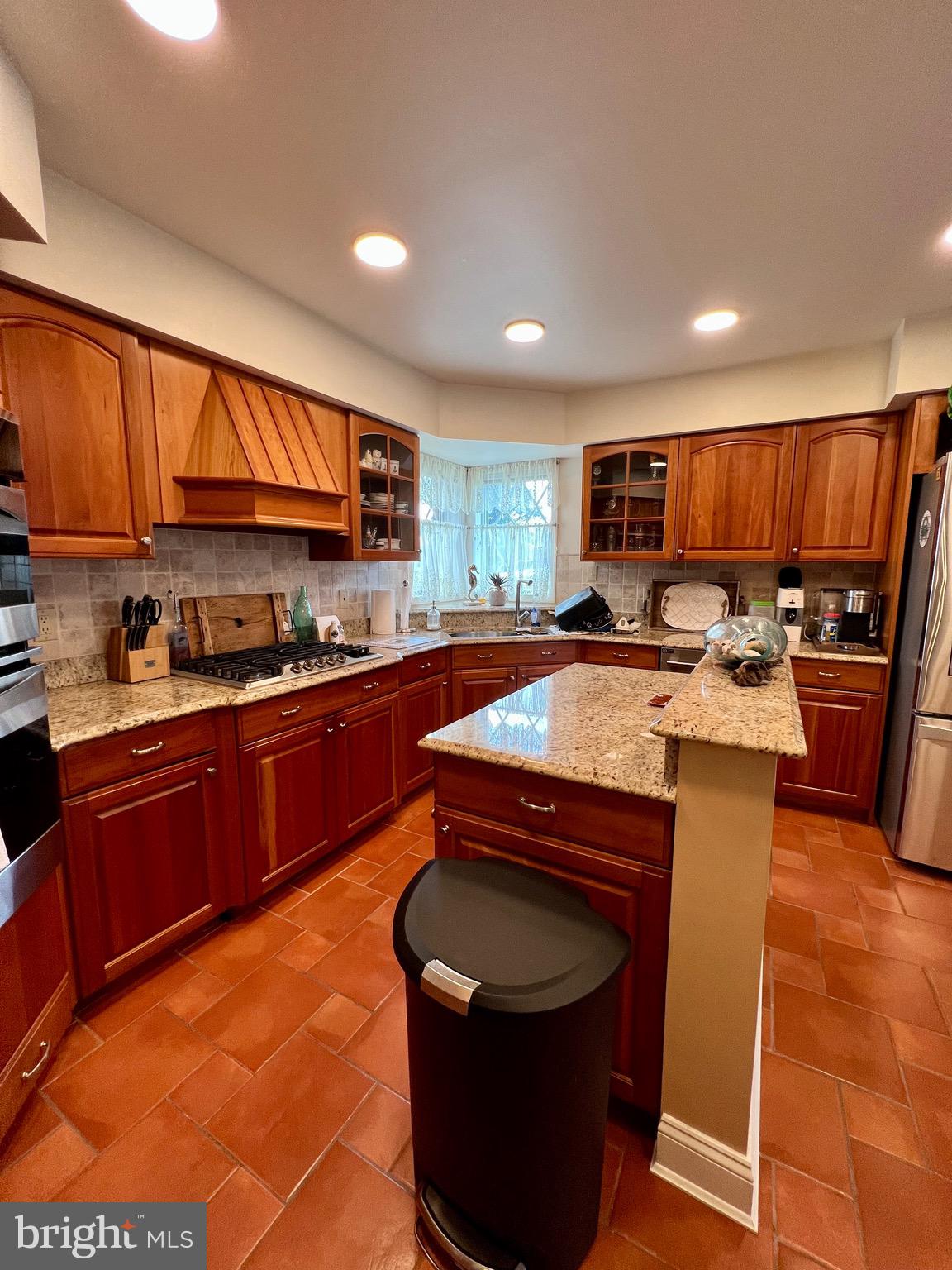 HAMMOCK POINTE - Residential