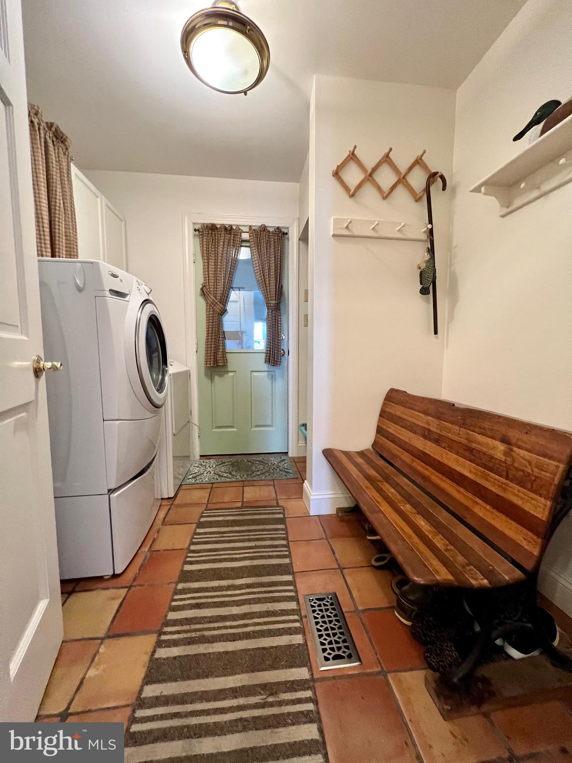 HAMMOCK POINTE - Residential