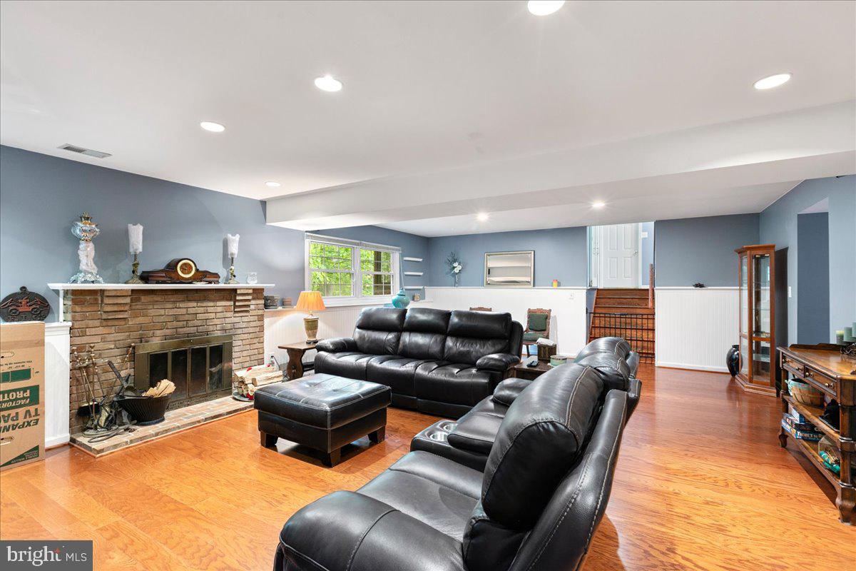 LONGWOOD KNOLLS - Residential