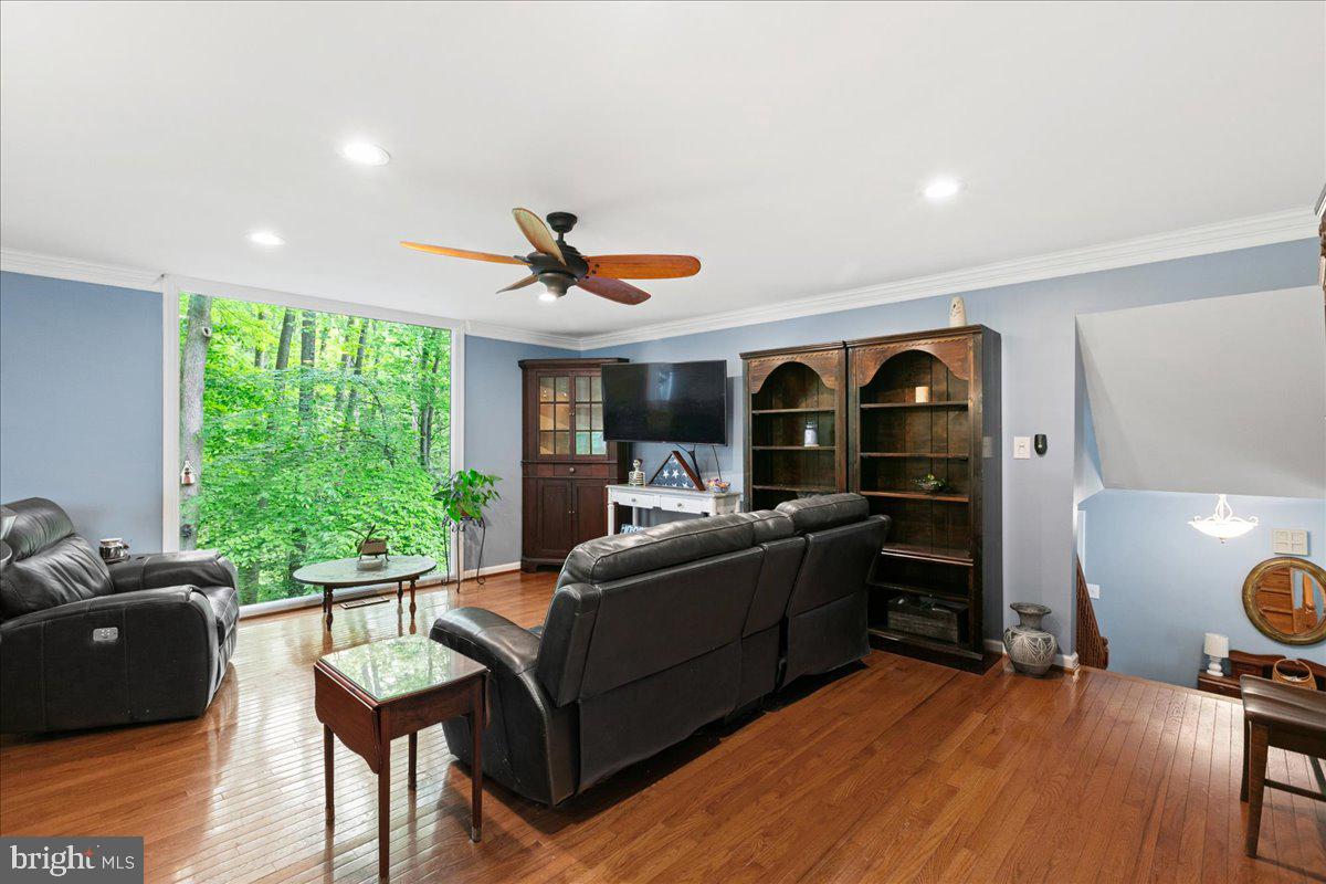 LONGWOOD KNOLLS - Residential