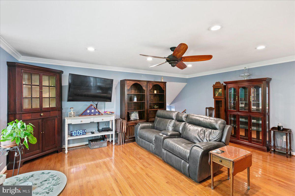 LONGWOOD KNOLLS - Residential