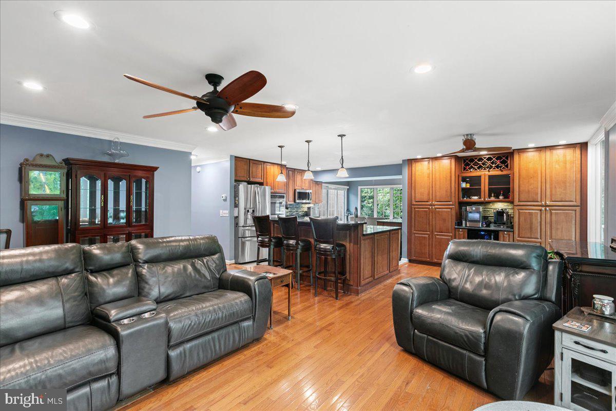 LONGWOOD KNOLLS - Residential