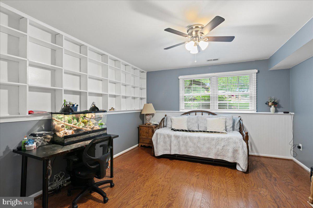 LONGWOOD KNOLLS - Residential