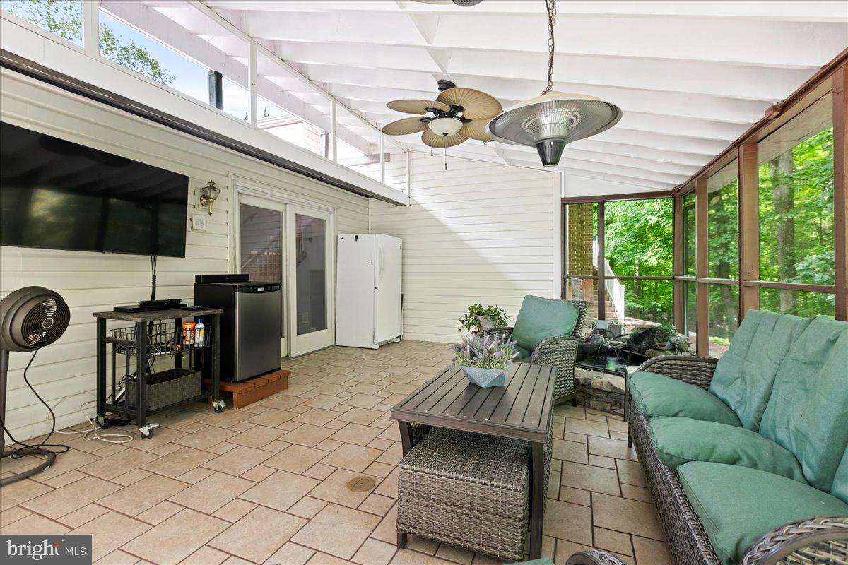 LONGWOOD KNOLLS - Residential