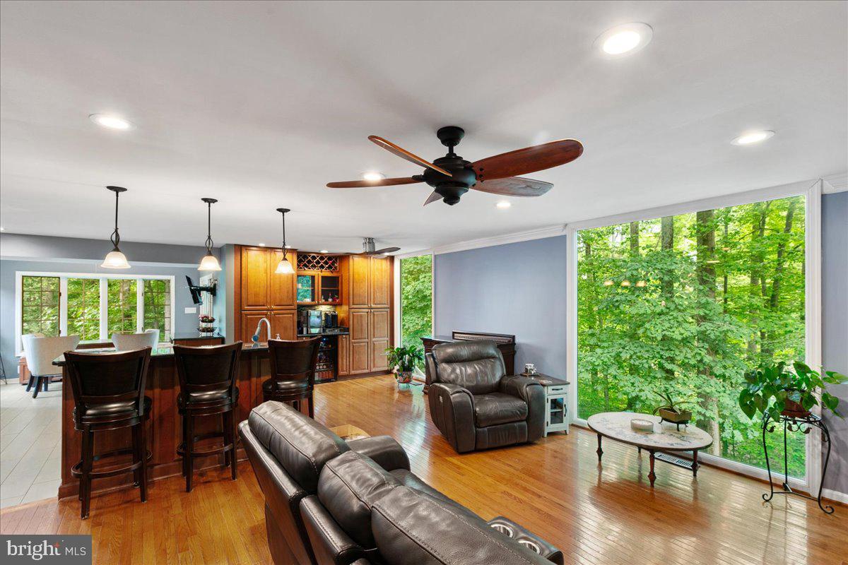 LONGWOOD KNOLLS - Residential