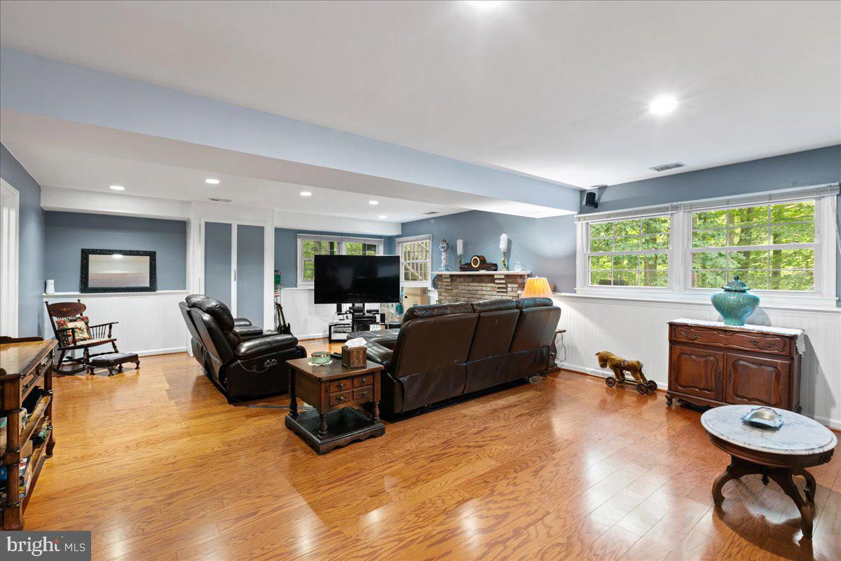 LONGWOOD KNOLLS - Residential