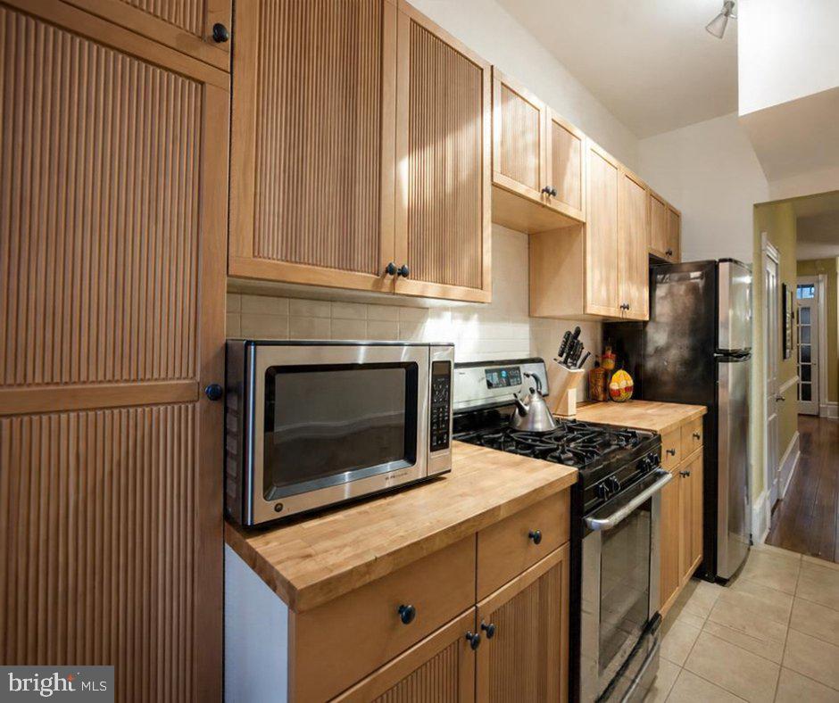 240 14TH STREET NE