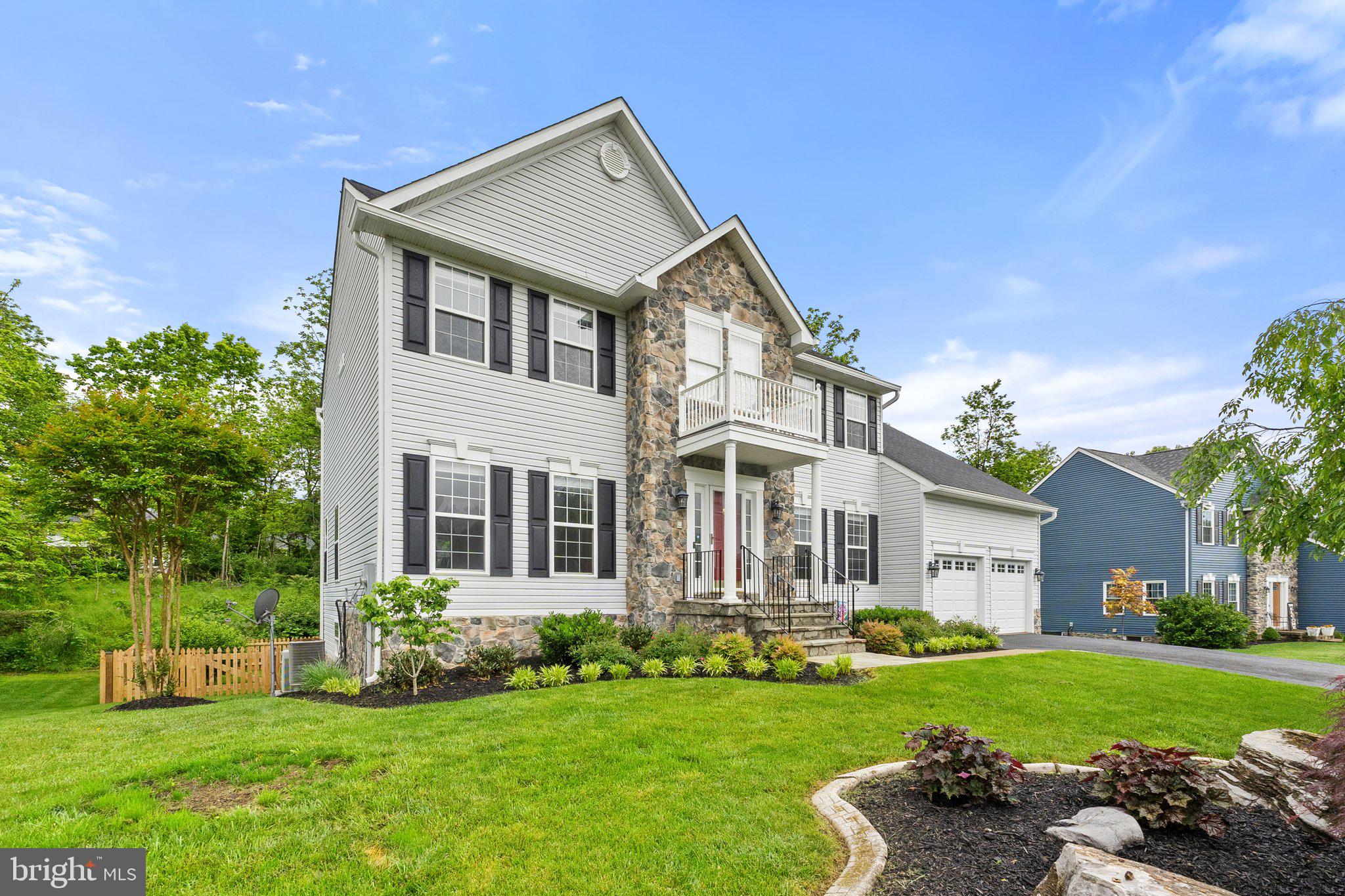 LOCUST HILL - Residential