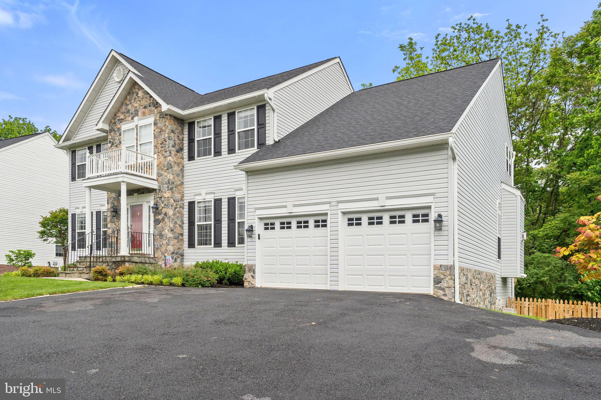 LOCUST HILL - Residential