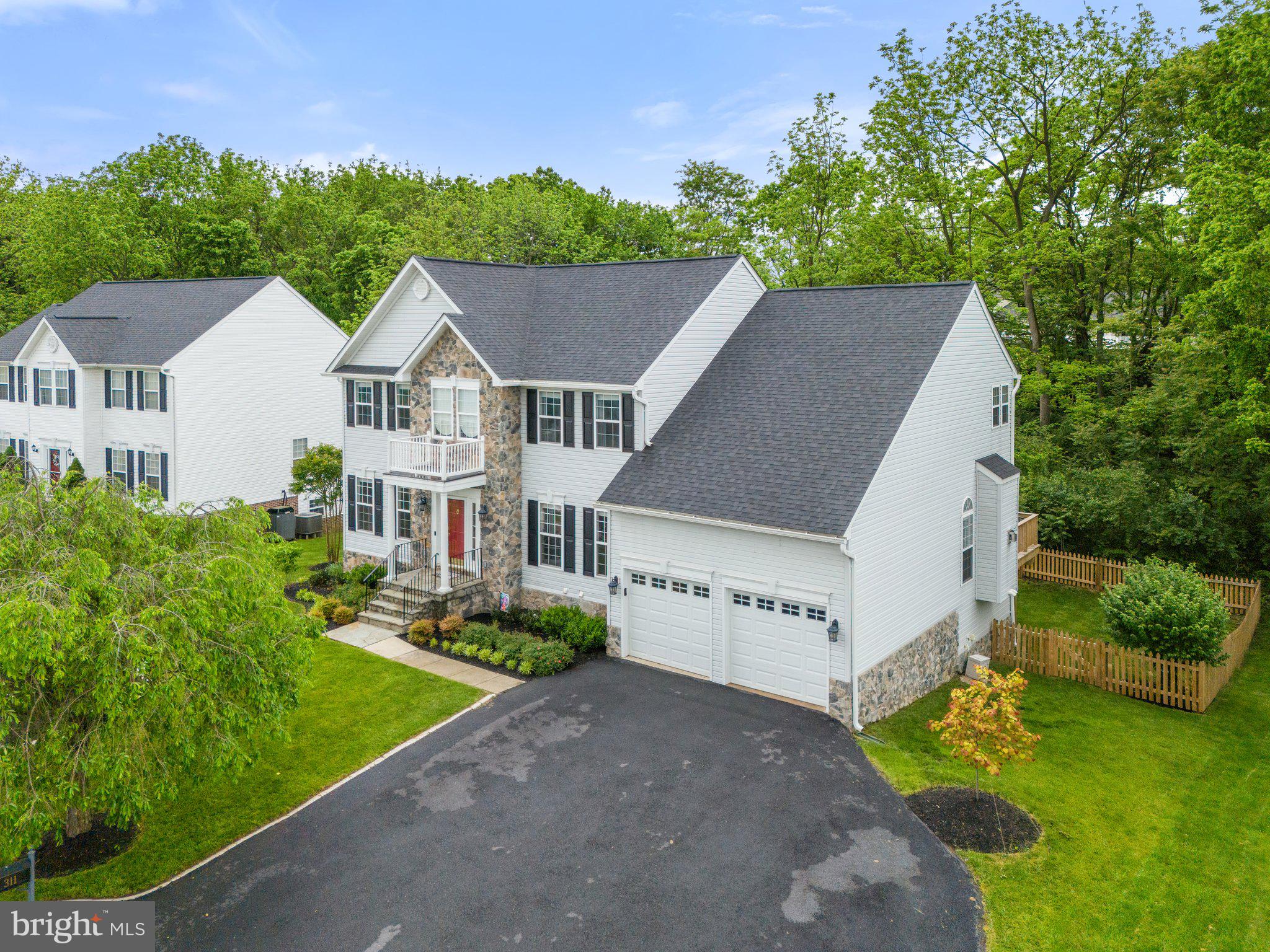 LOCUST HILL - Residential