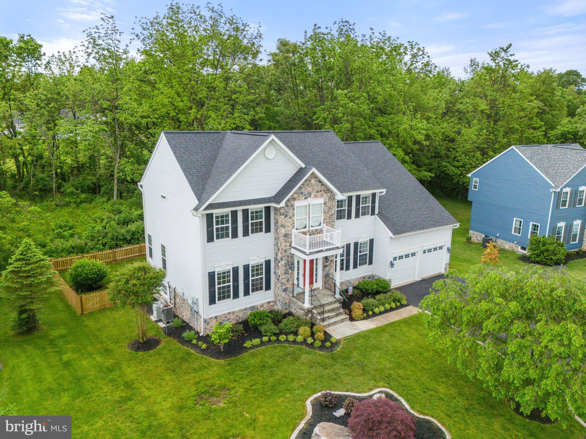 LOCUST HILL - Residential