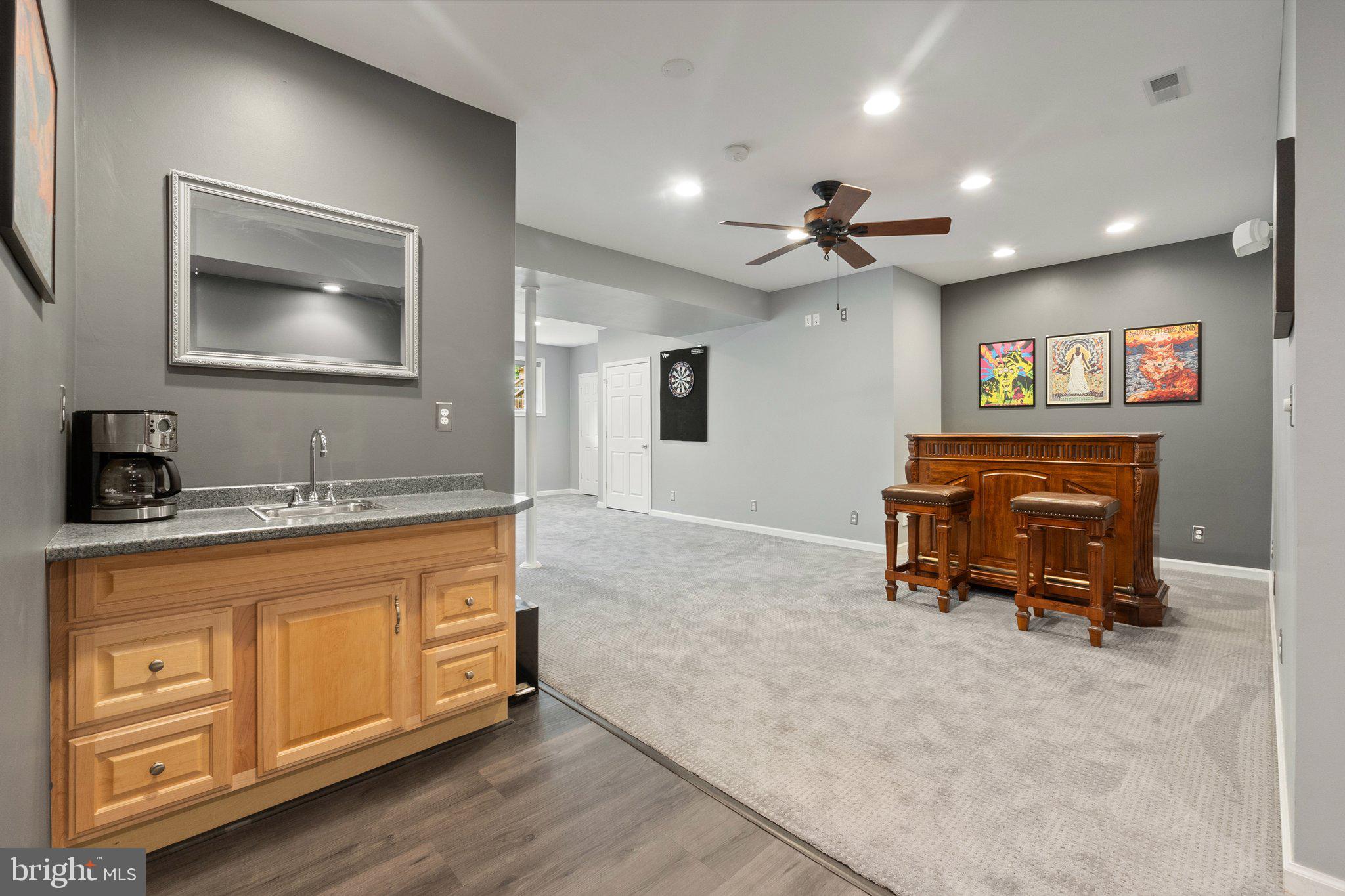 LOCUST HILL - Residential