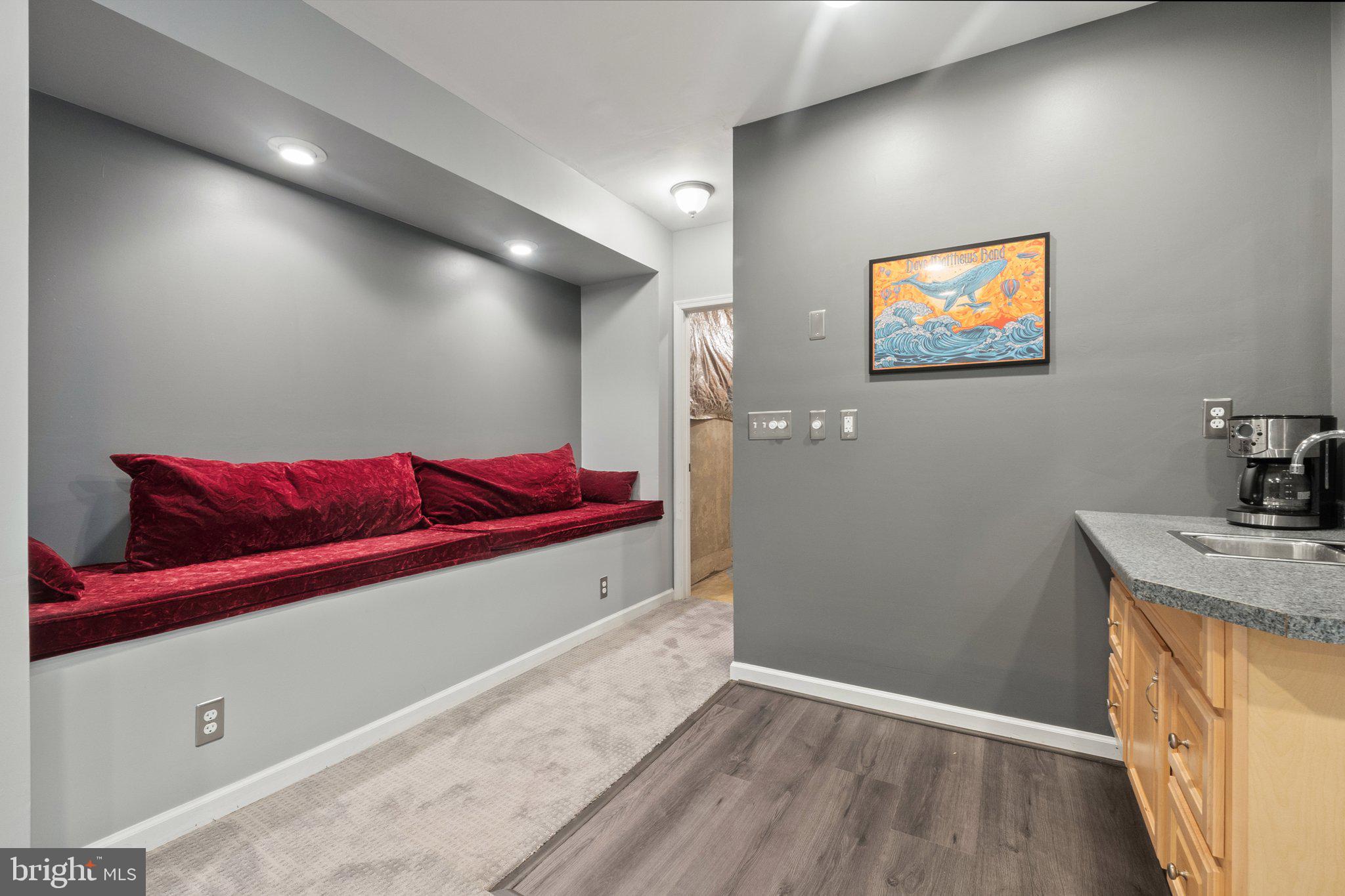 LOCUST HILL - Residential