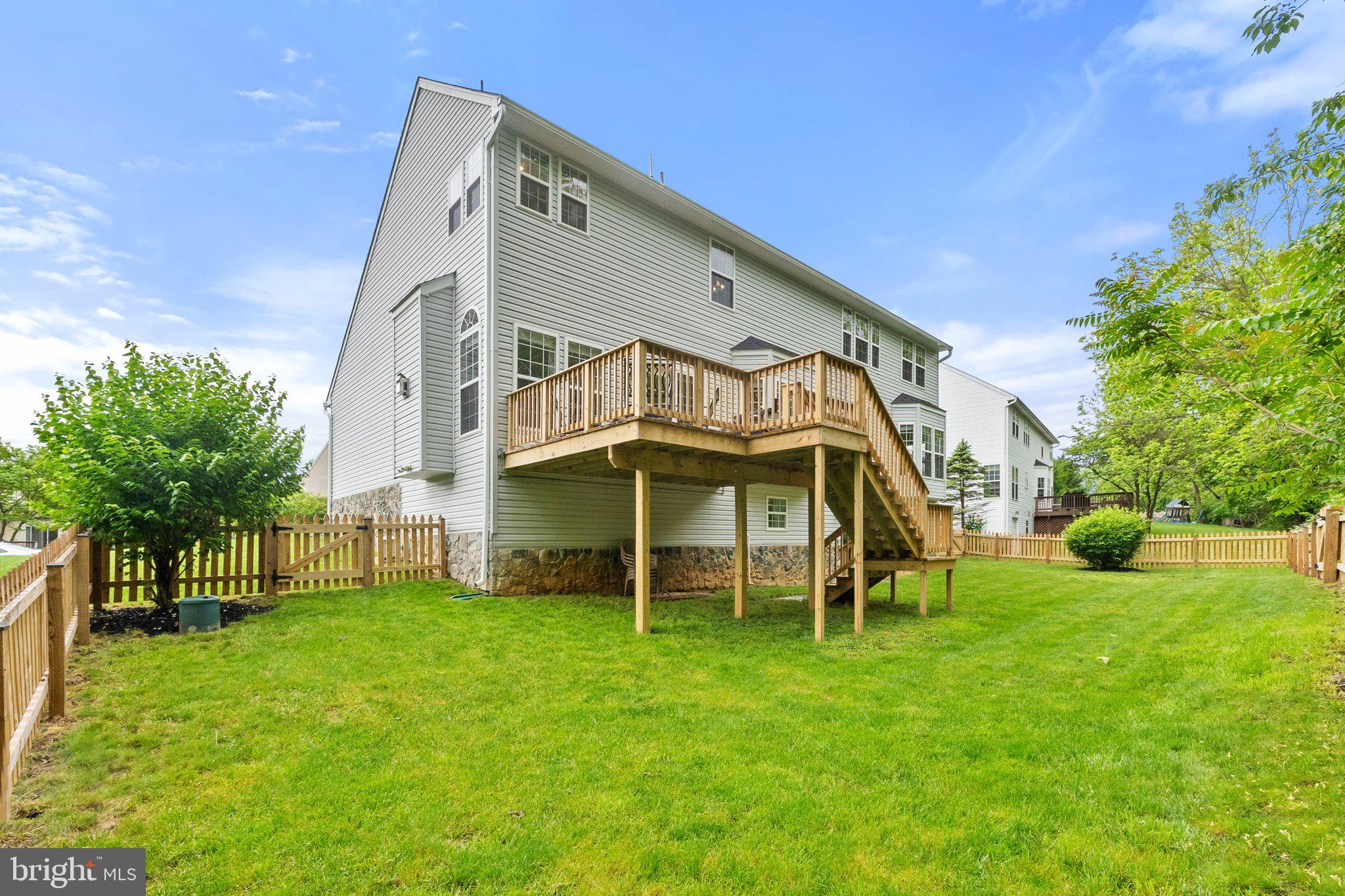 LOCUST HILL - Residential