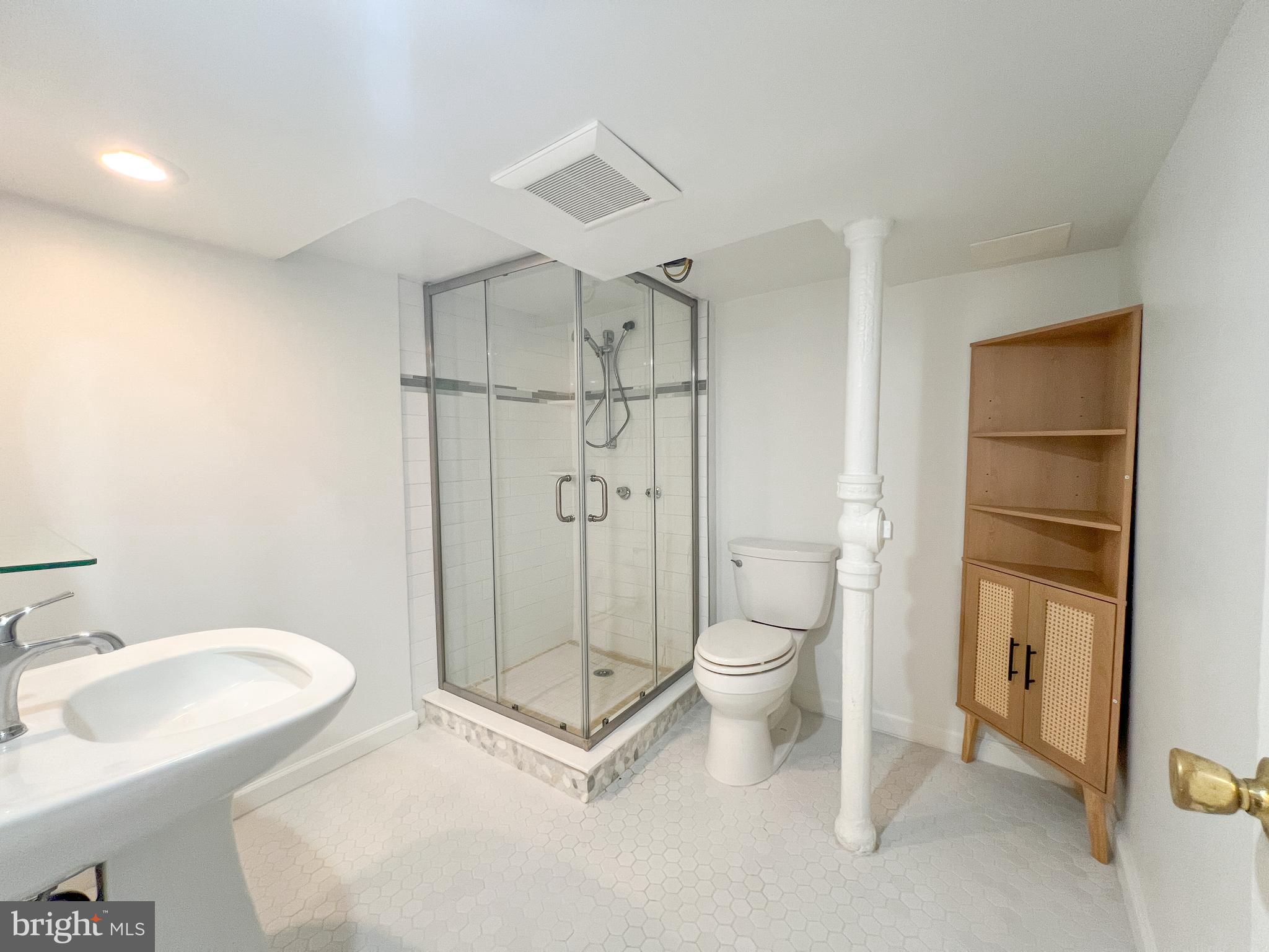 CARROLL KNOLLS - Residential Lease