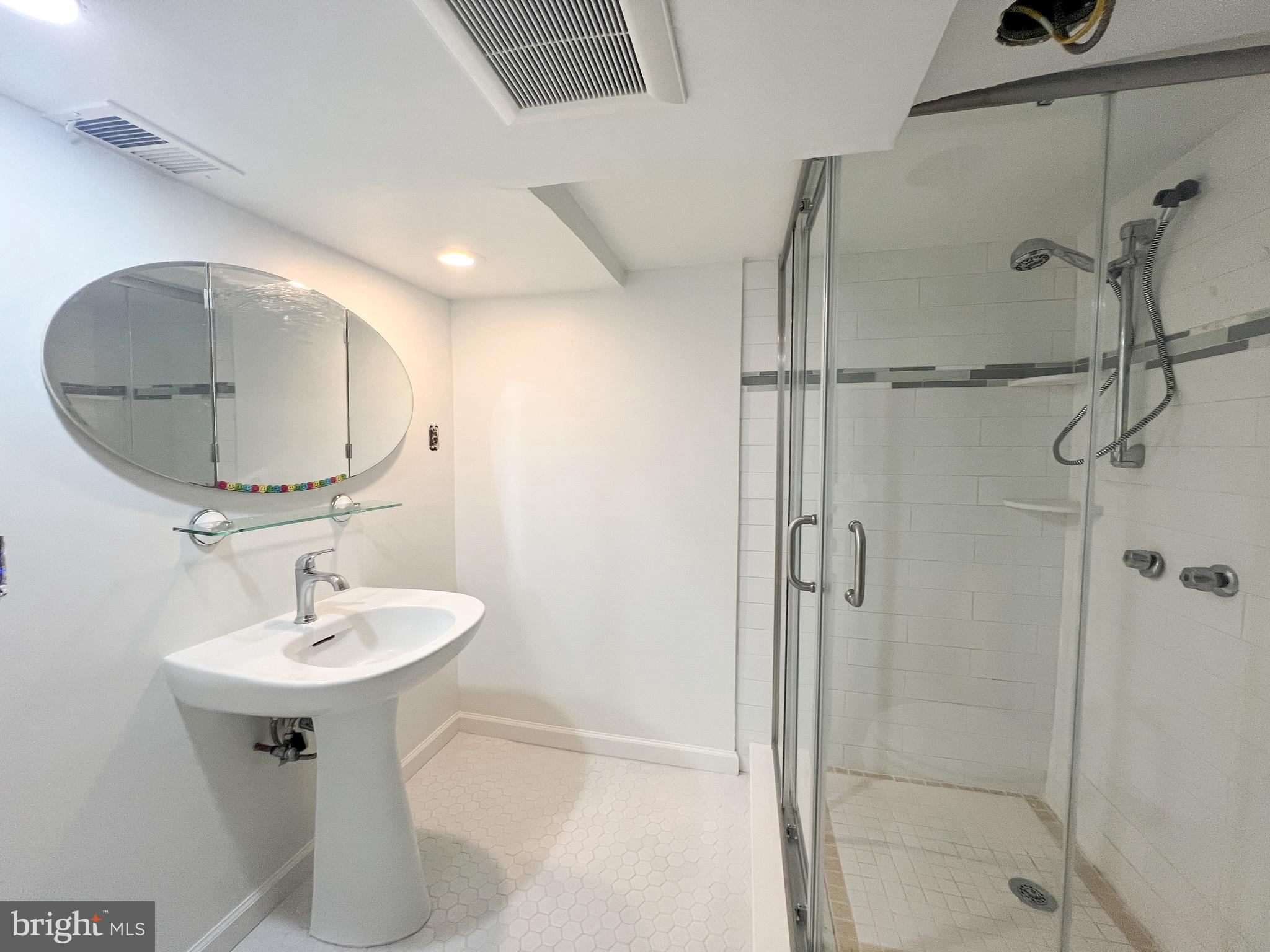 CARROLL KNOLLS - Residential Lease