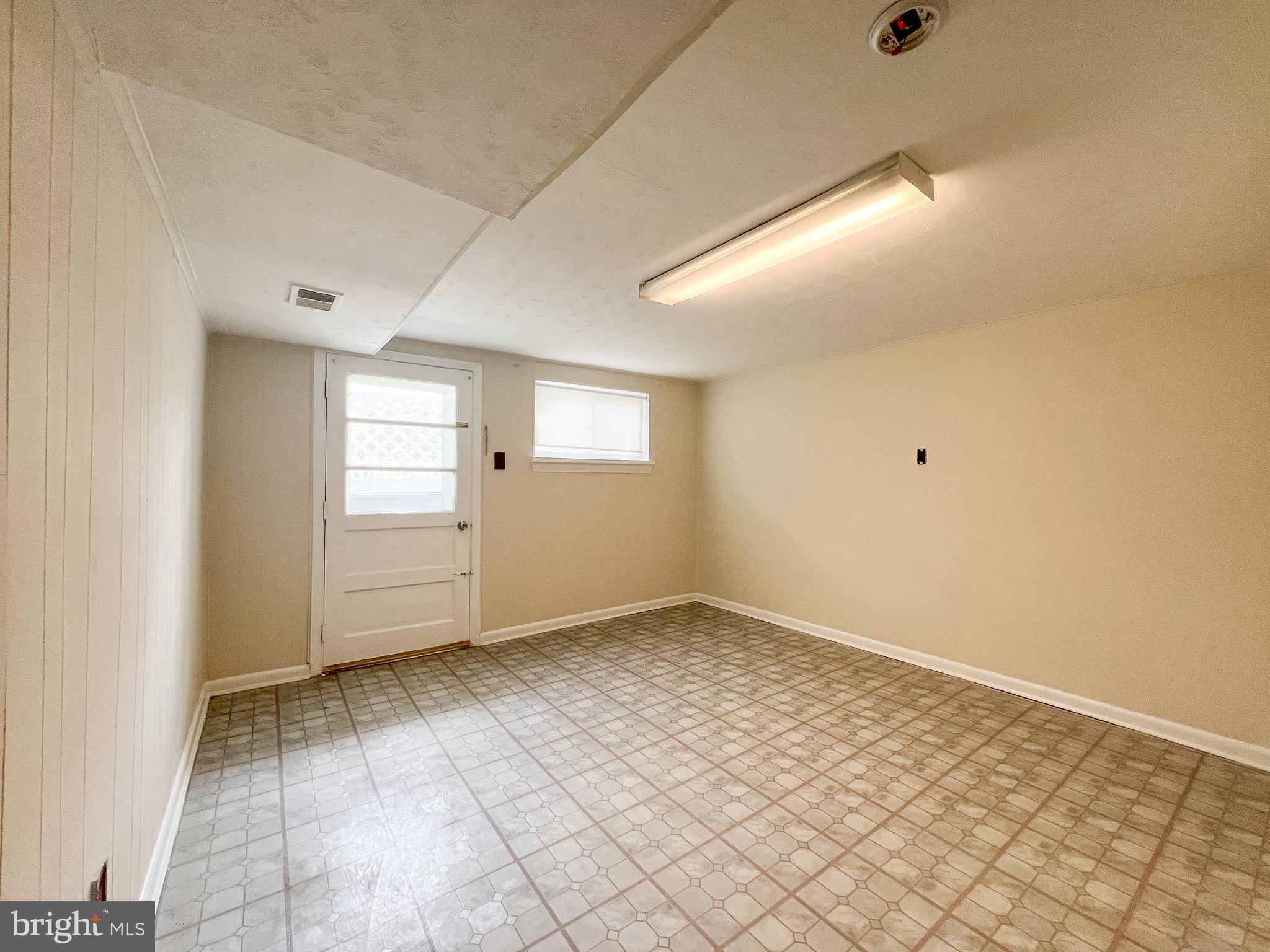 CARROLL KNOLLS - Residential Lease