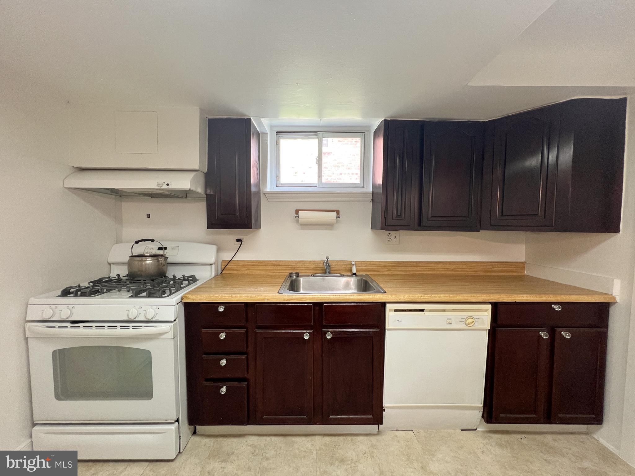 CARROLL KNOLLS - Residential Lease