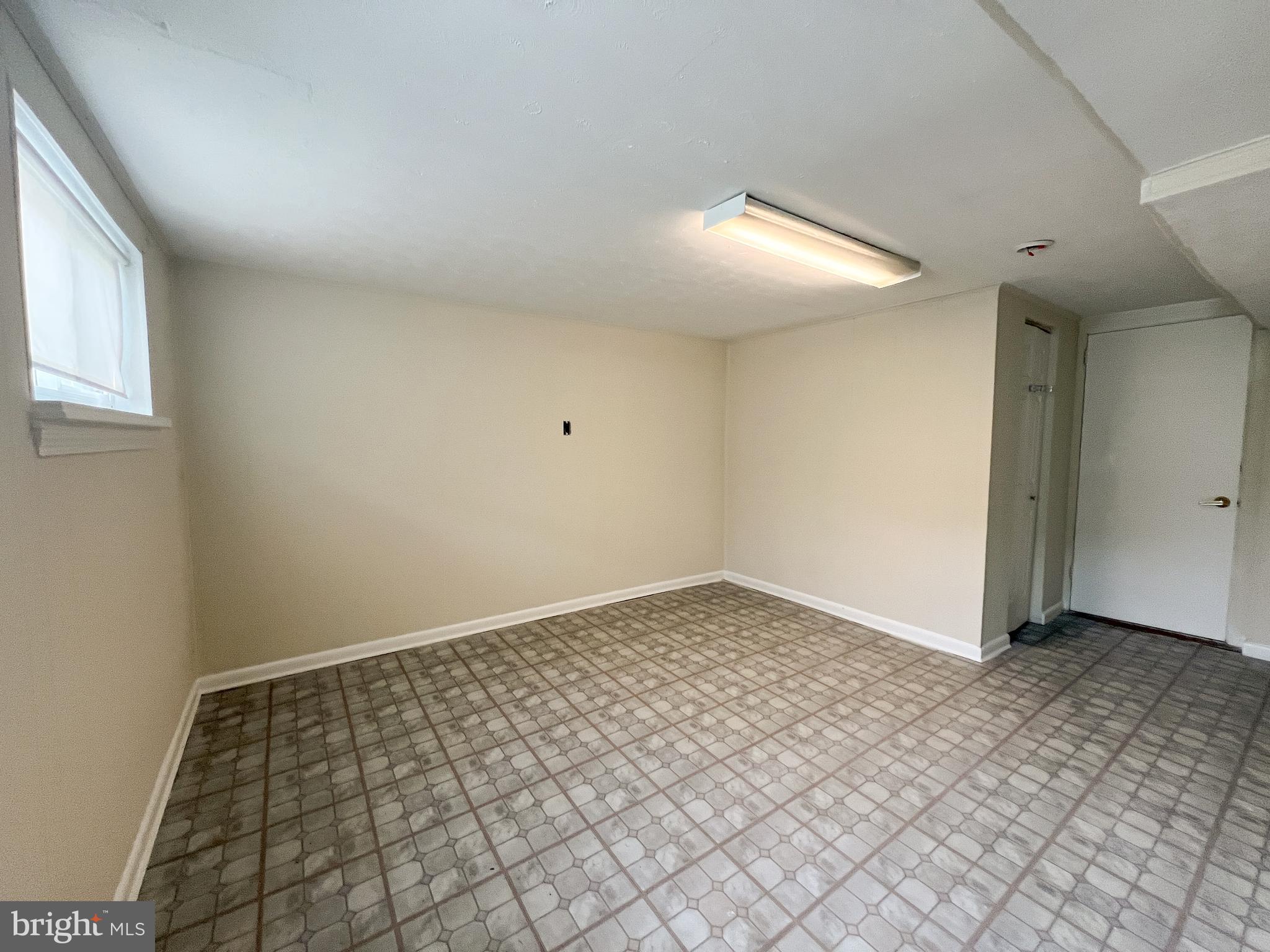 CARROLL KNOLLS - Residential Lease