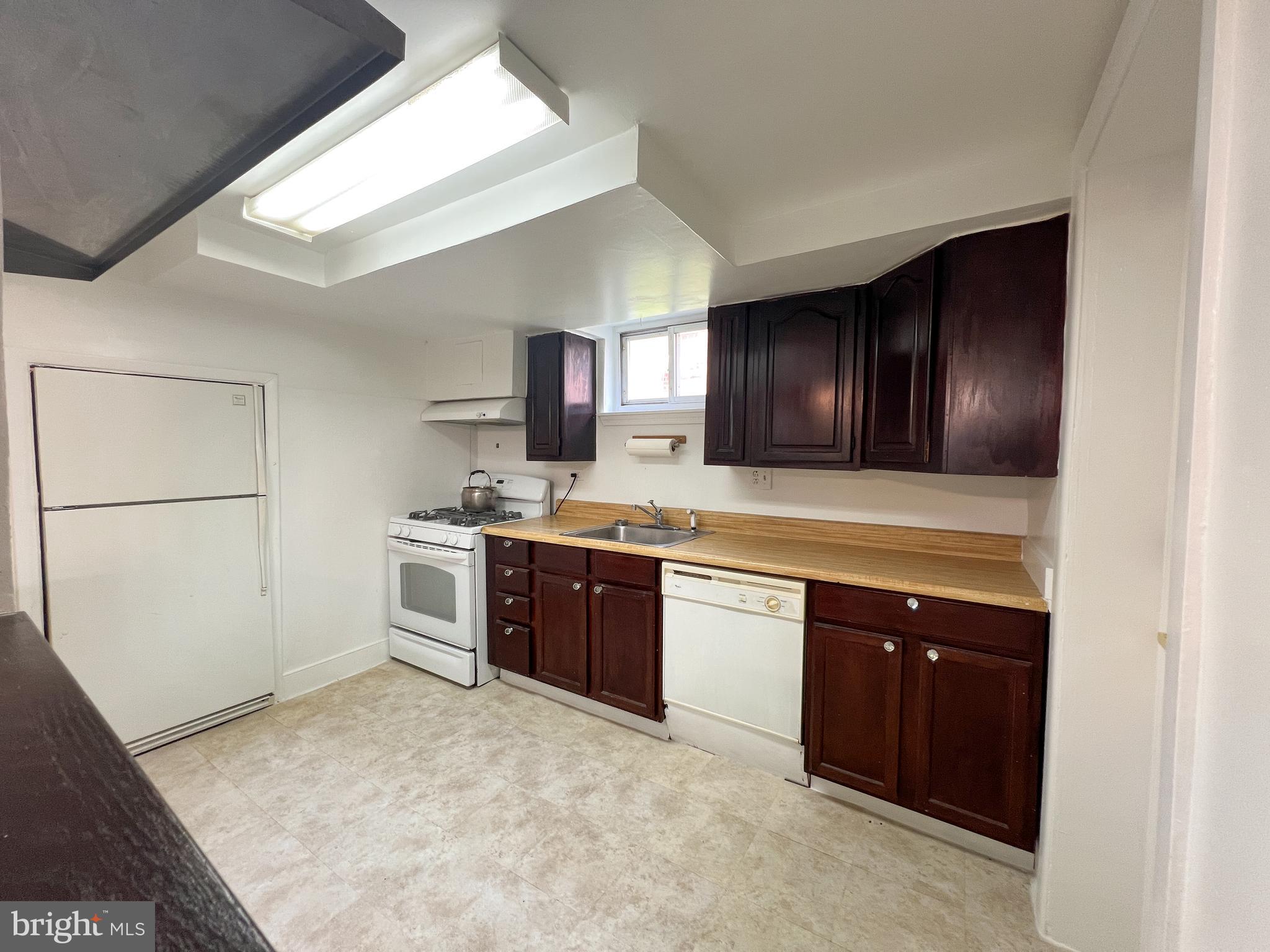 CARROLL KNOLLS - Residential Lease