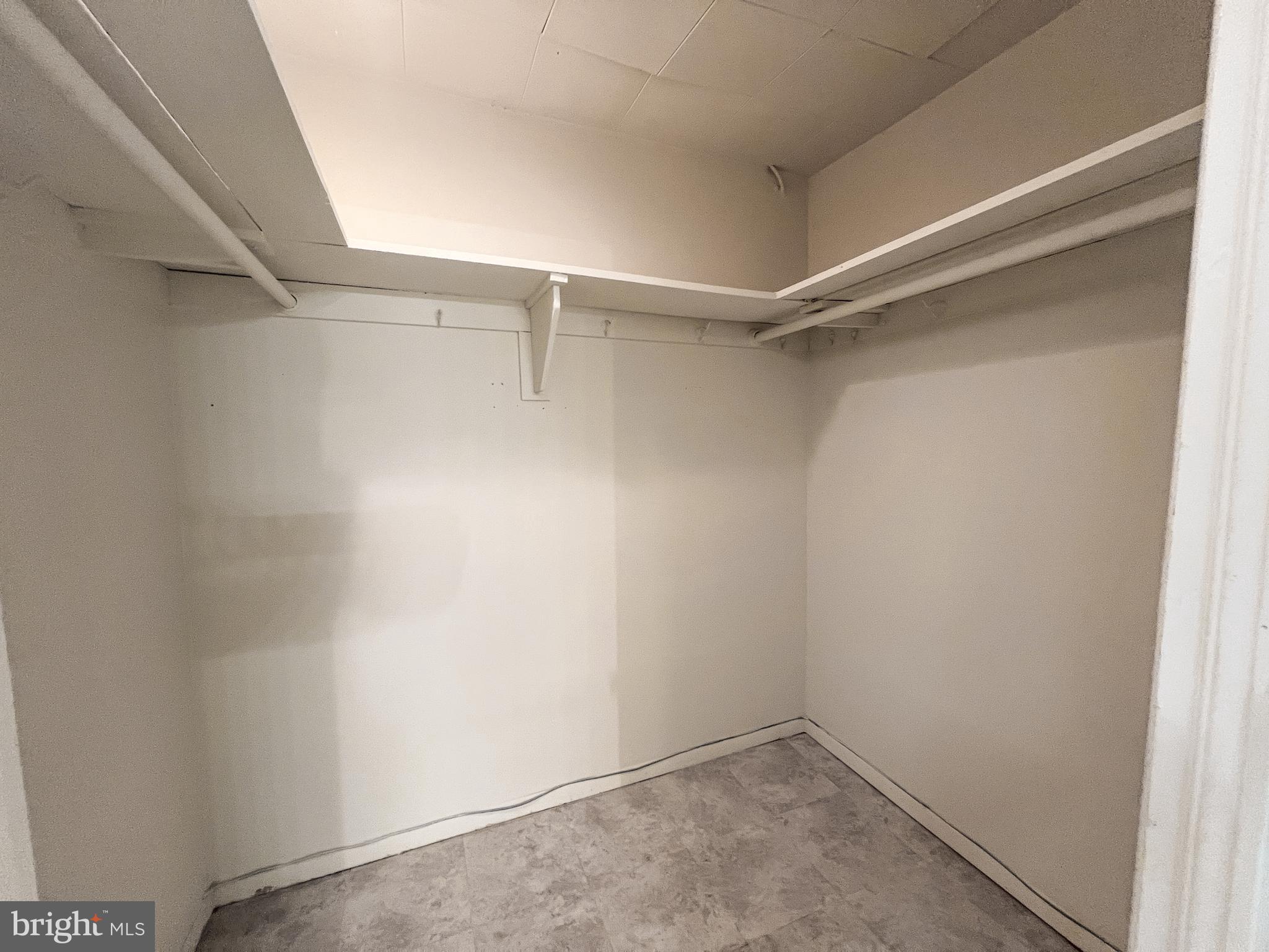 CARROLL KNOLLS - Residential Lease